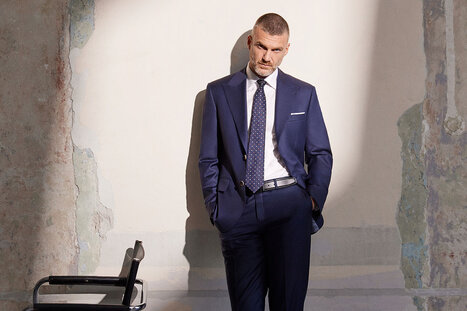 Jaki kolor pasuje do granatu? Z czym łączyć granat w stylizacjach?