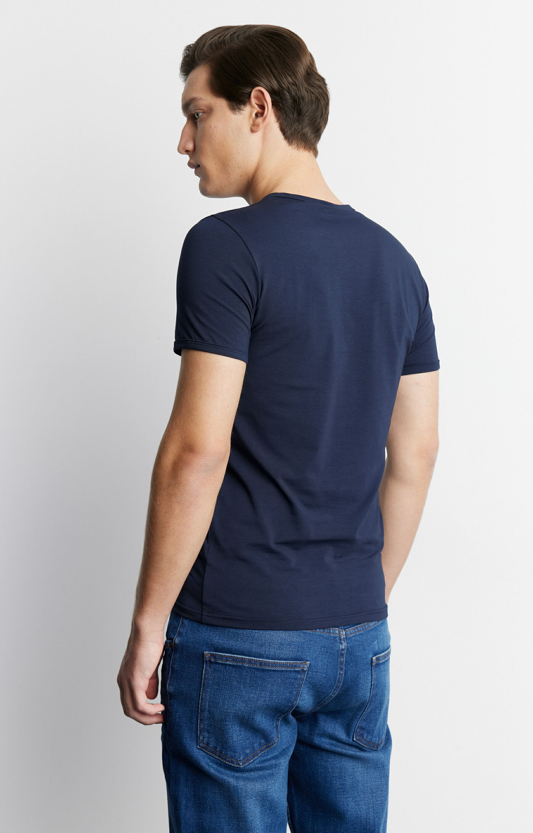 Dopasowany t-shirt basic - 3