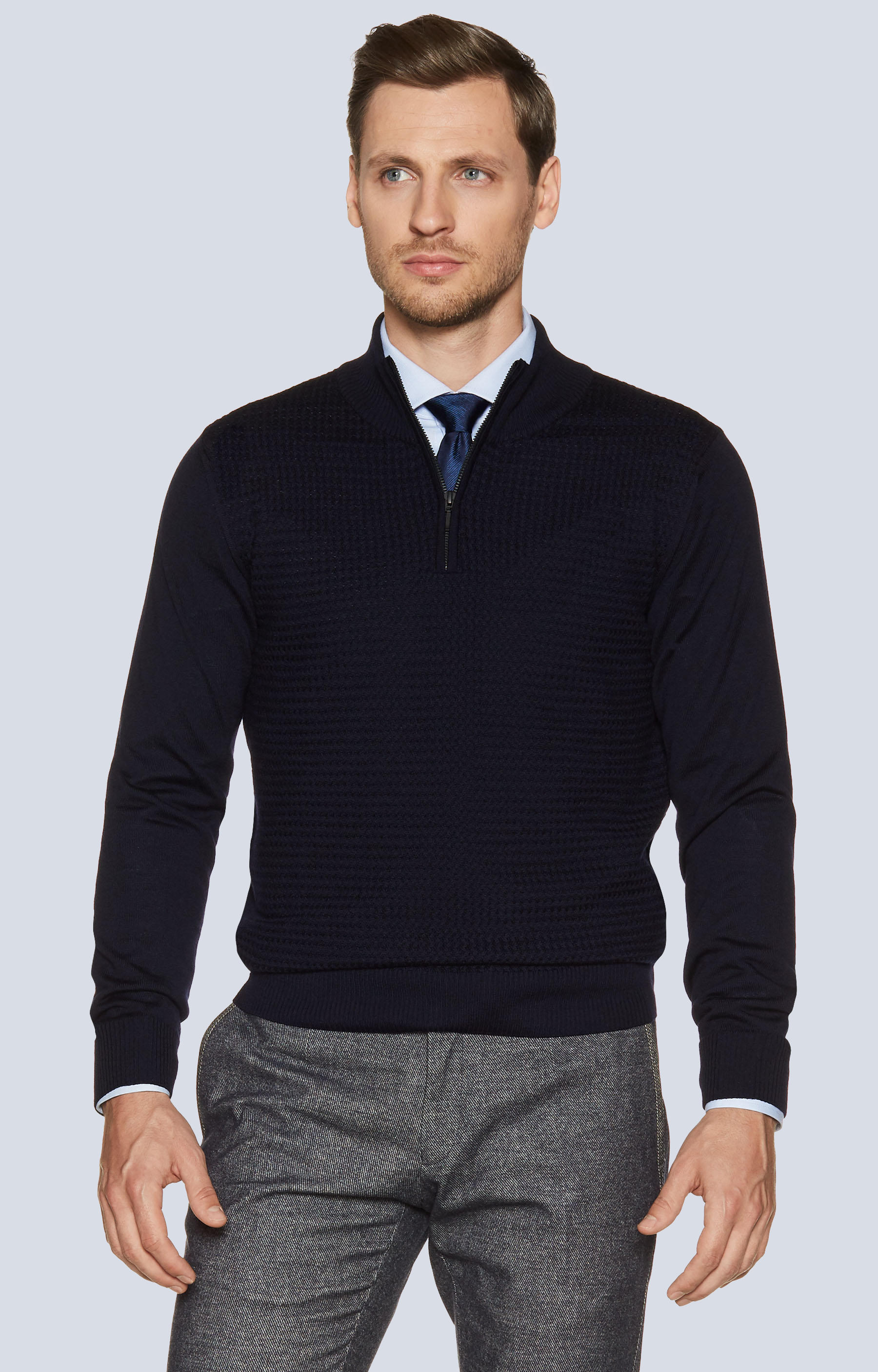 Wełniany sweter z rozpinanym kołnierzem