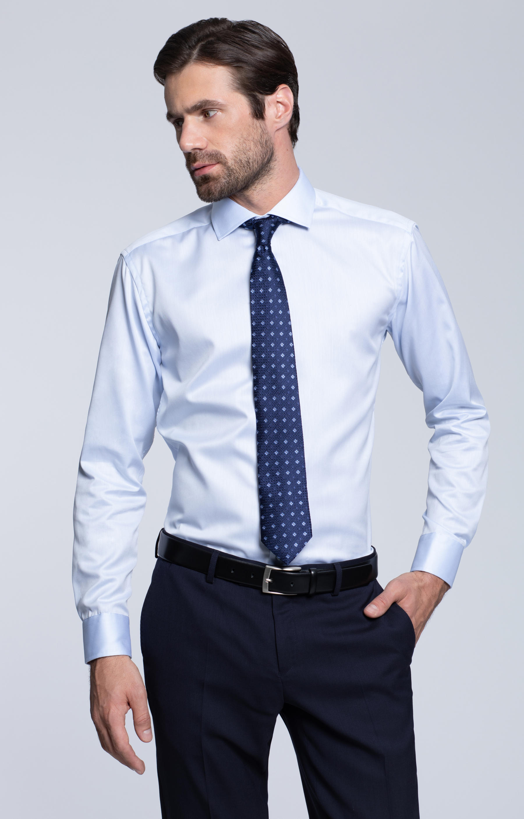 Koszula w strukturalny wzór z włoskim kołnierzem