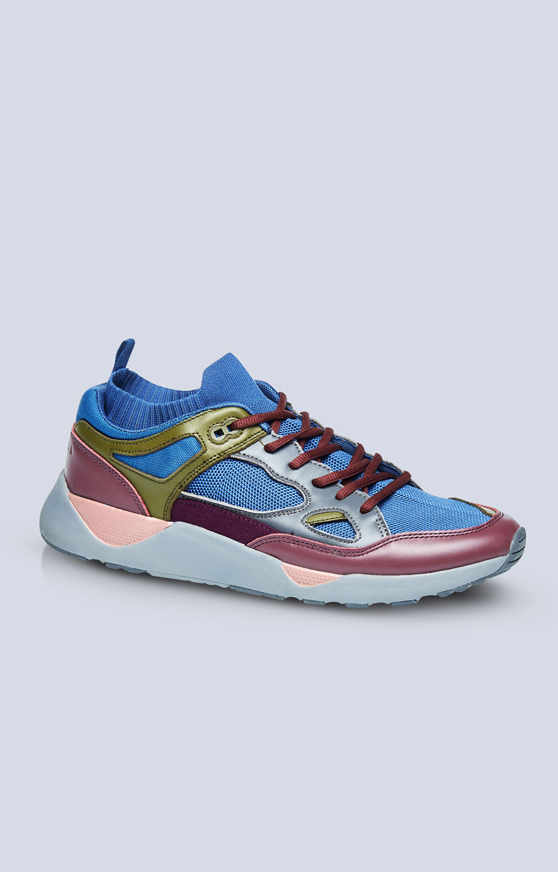 Sneakersy