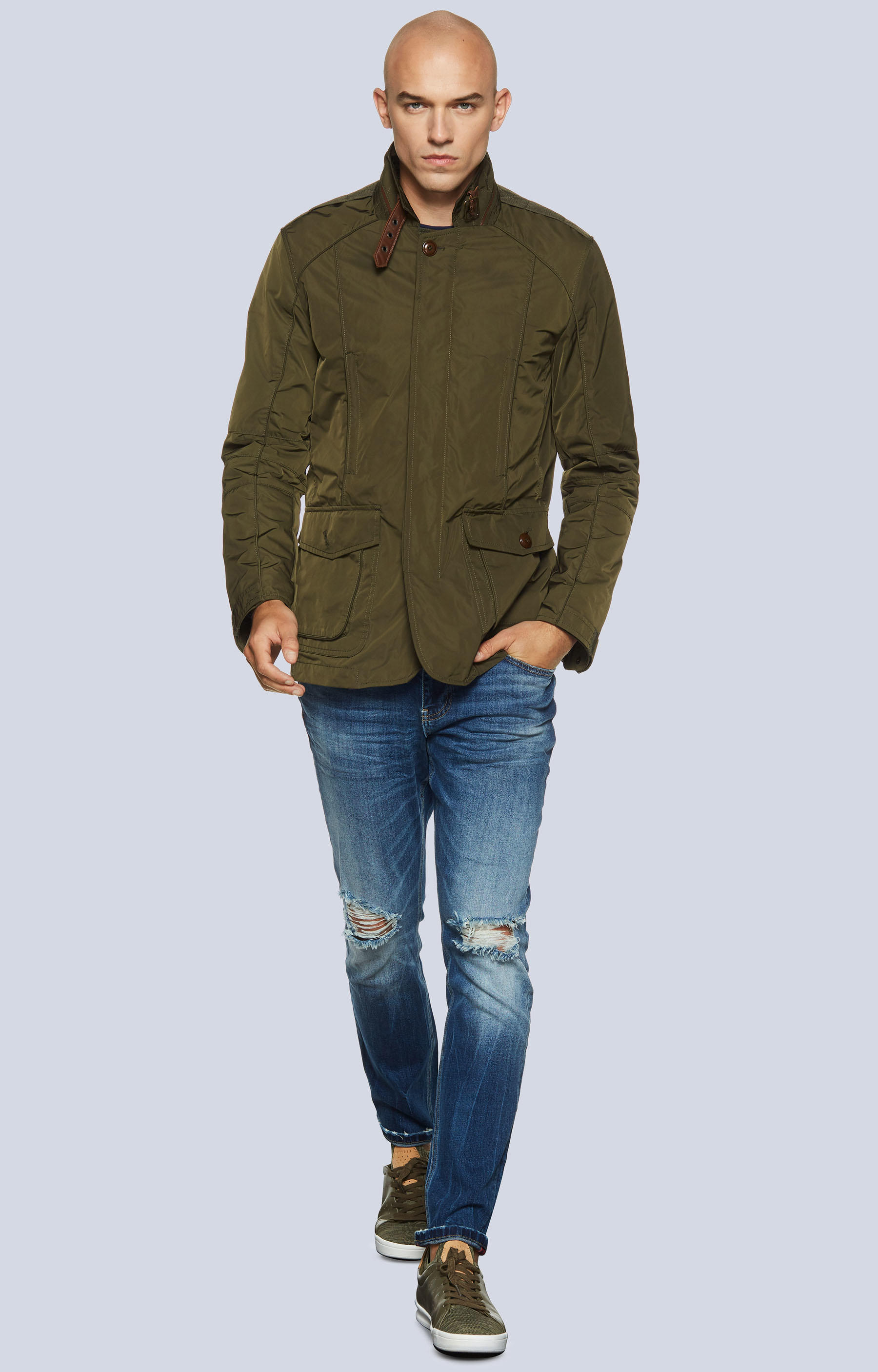 Kurtka ze skórzanym wykończeniem