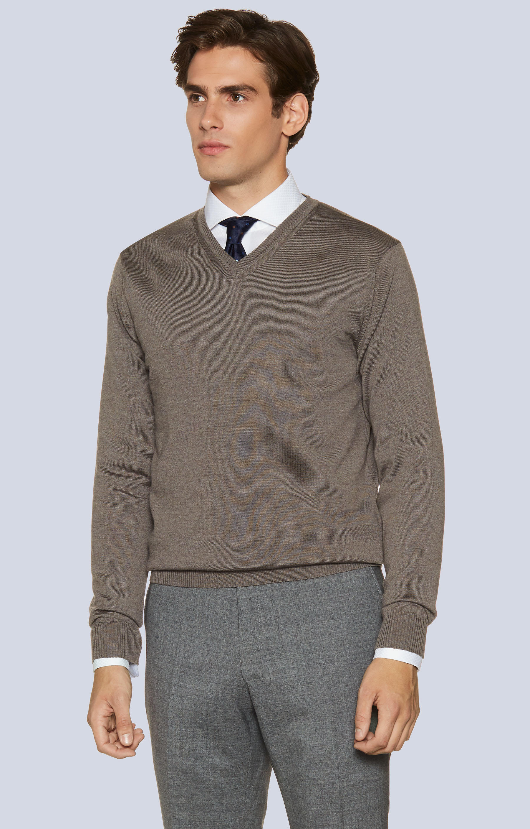 Lekki, wełniany sweter v-neck