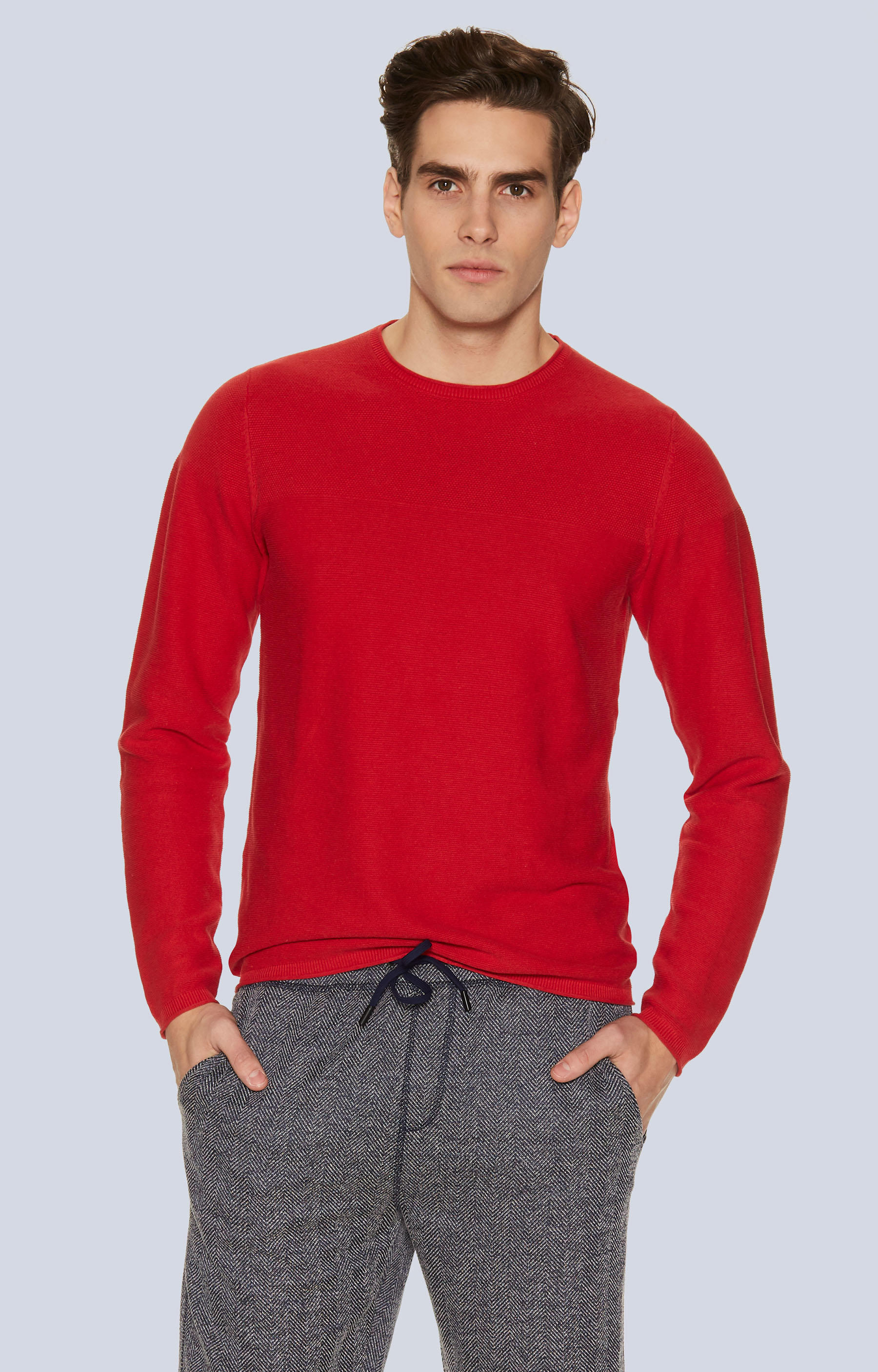 Lekki sweter z delikatną strukturą