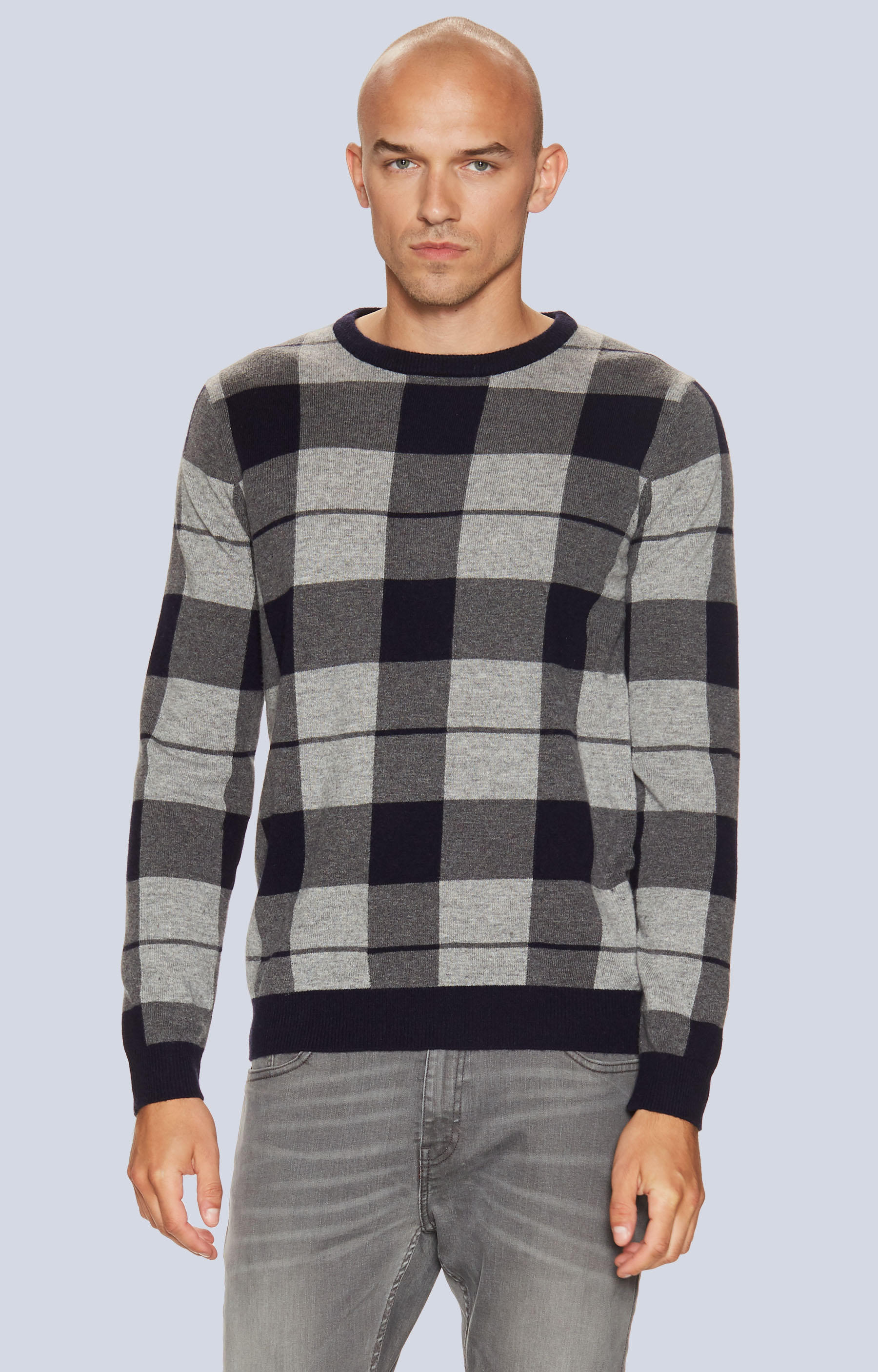 Sweter w szeroką kratę