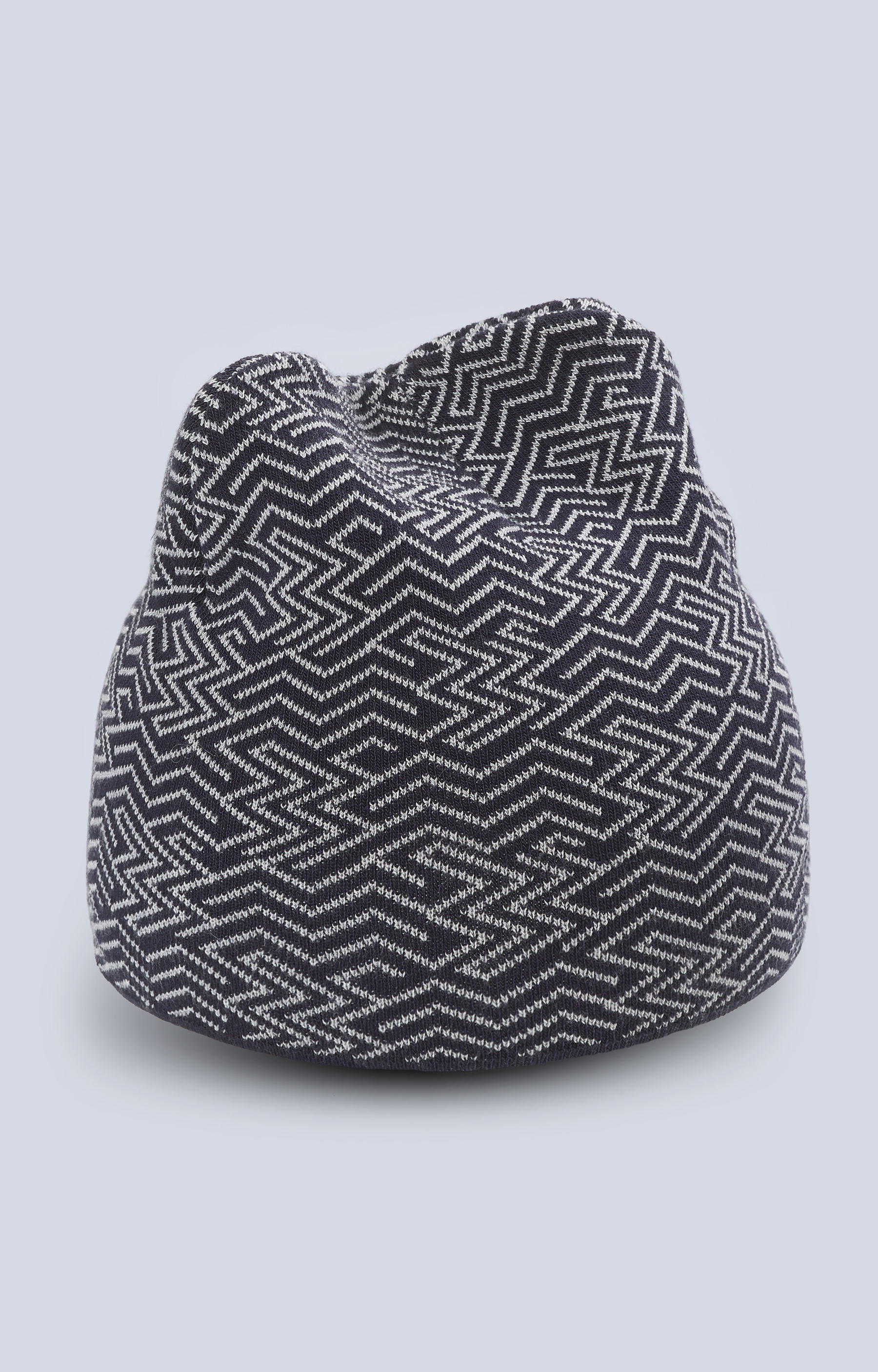 Dzianinowa czapka z wzorem