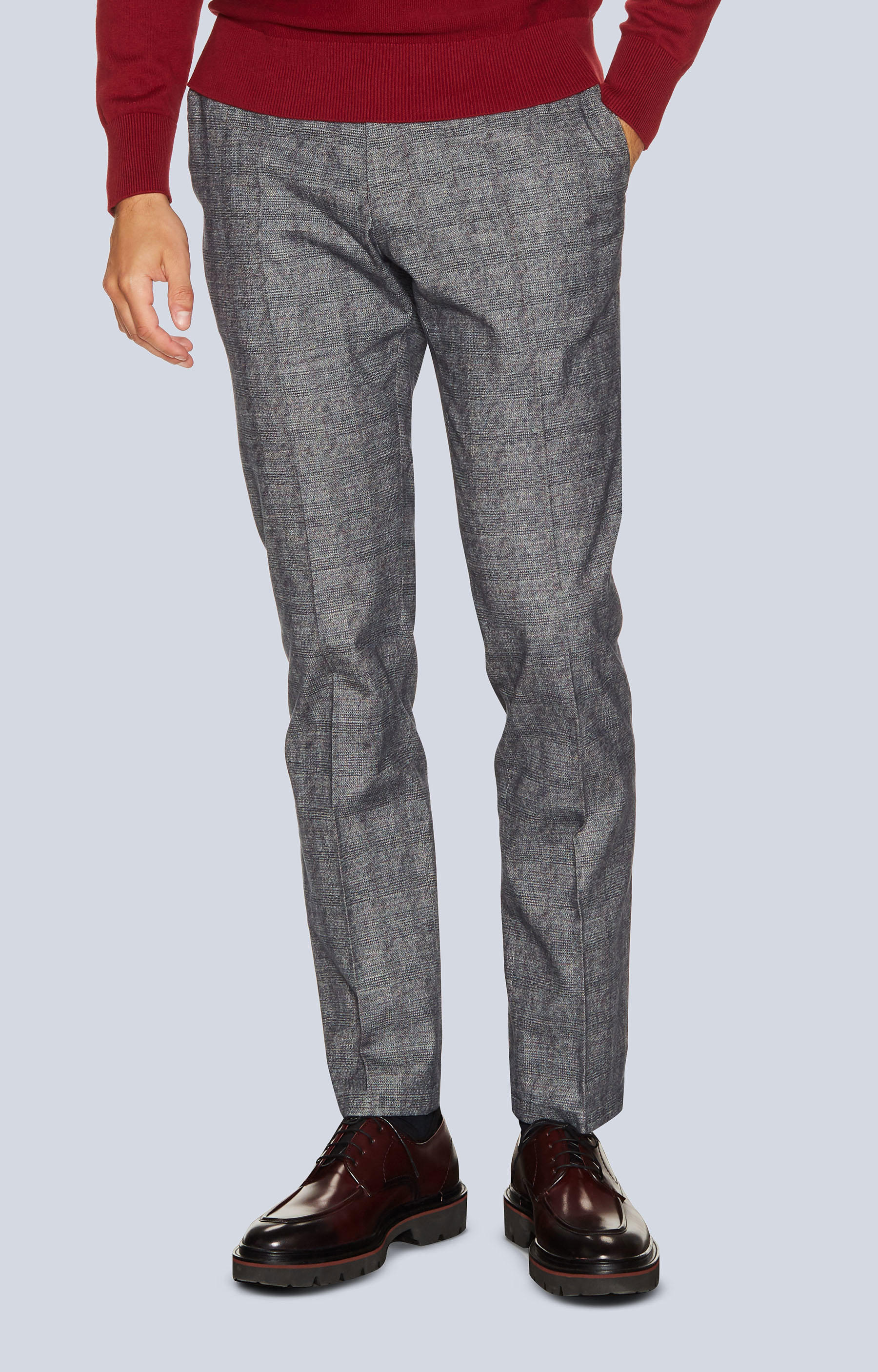 Dopasowane spodnie w kratę