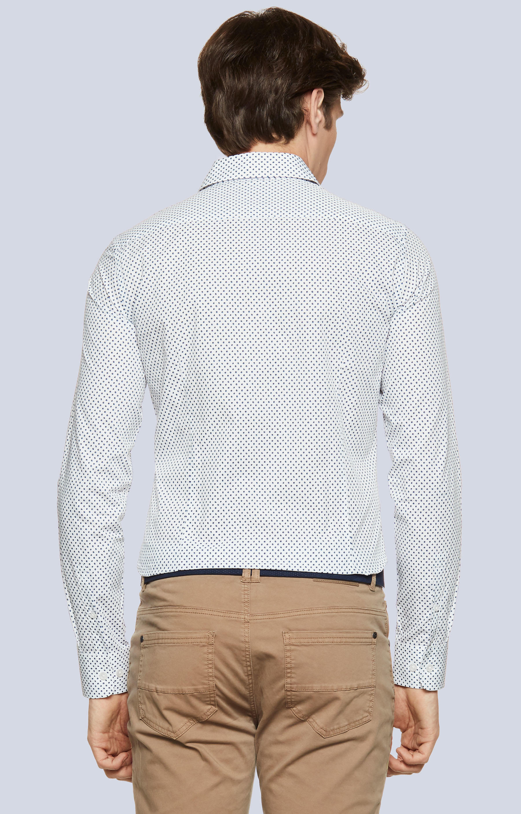 Dopasowana koszula w kropki z kołnierzem typu kryte button-down - 2