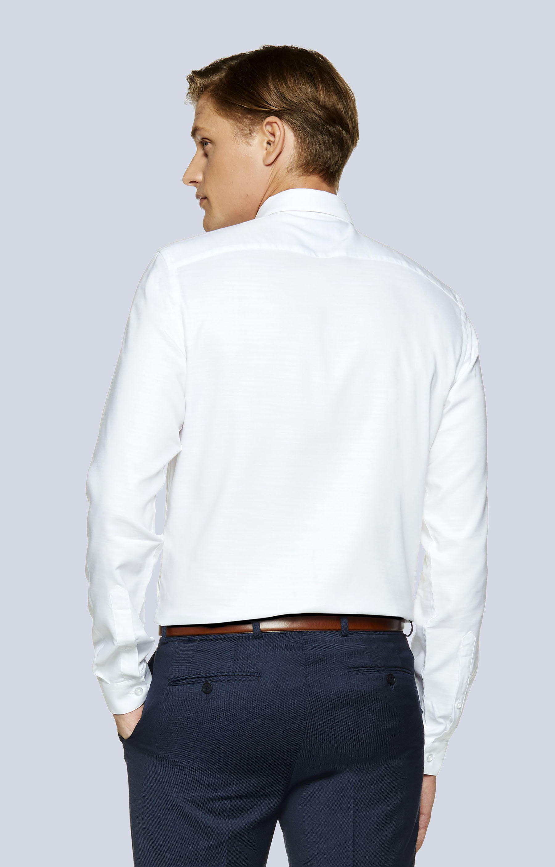 Dopasowana koszula z kołnierzem kryte button-down - 2