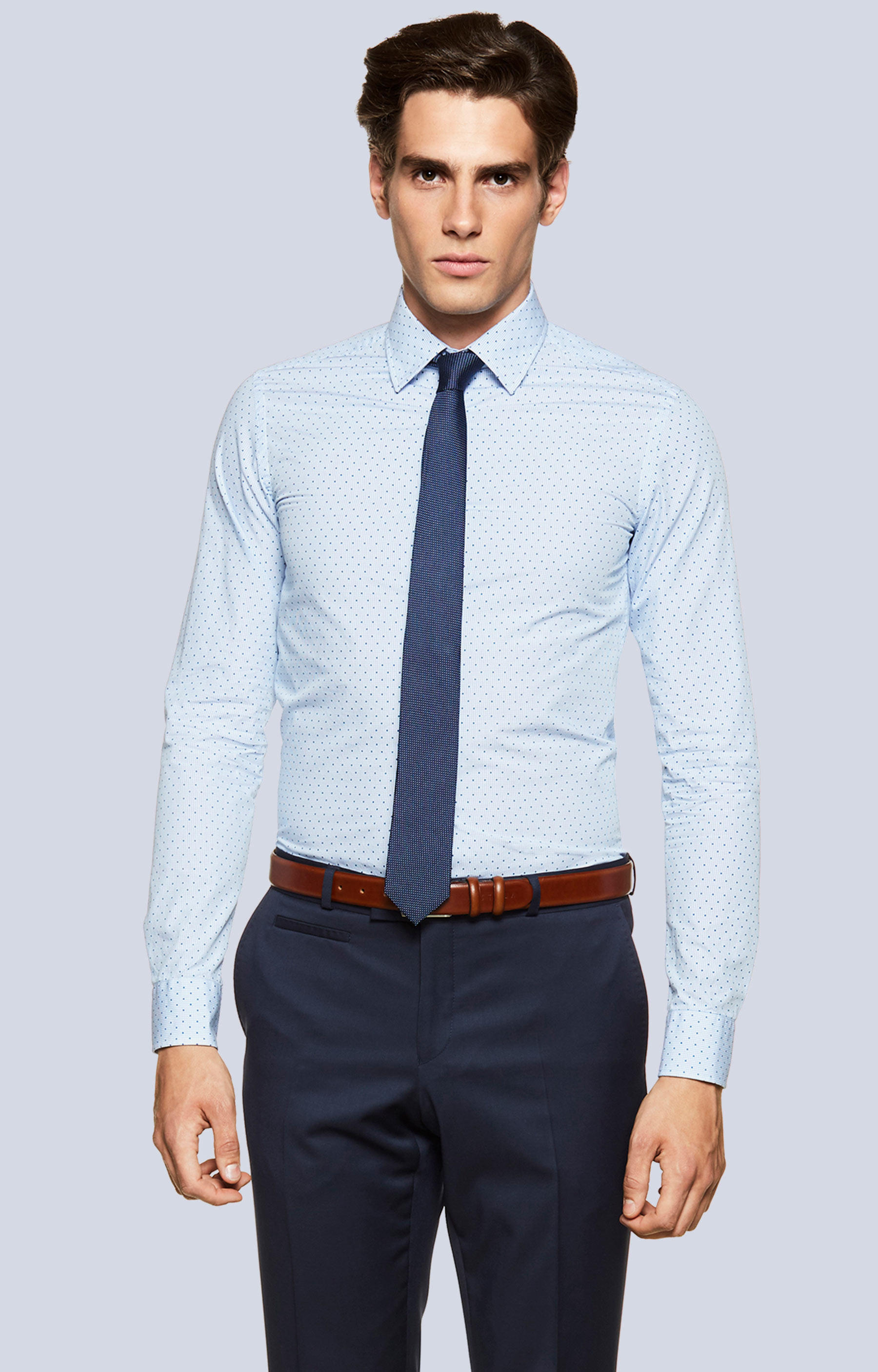 Dopasowana koszula w kropki z kołnierzem typu kryte button-down