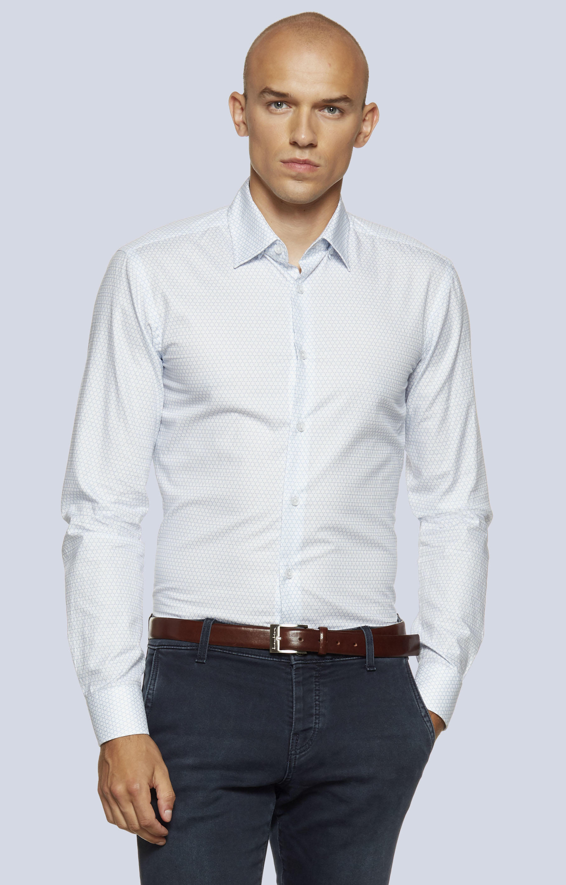 Dopasowana koszula w print z kołnierzem typu kryte button-down