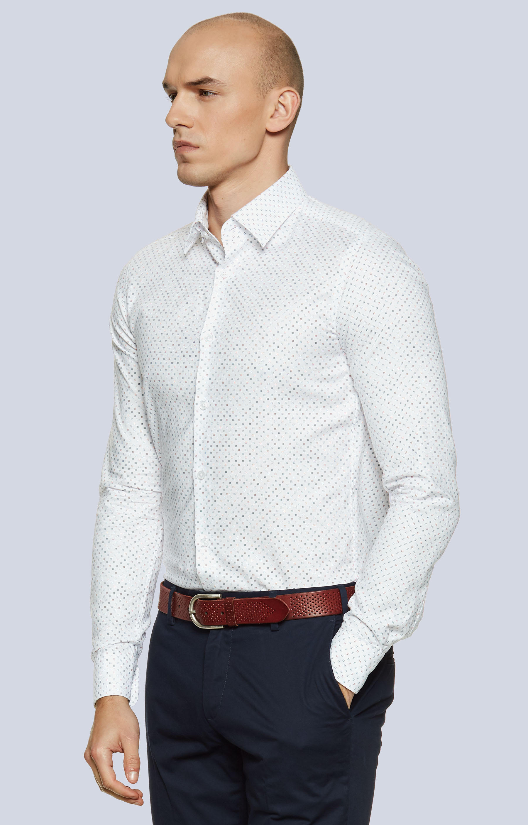 Dopasowana koszula w print z kołnierzem typu kryte button-down