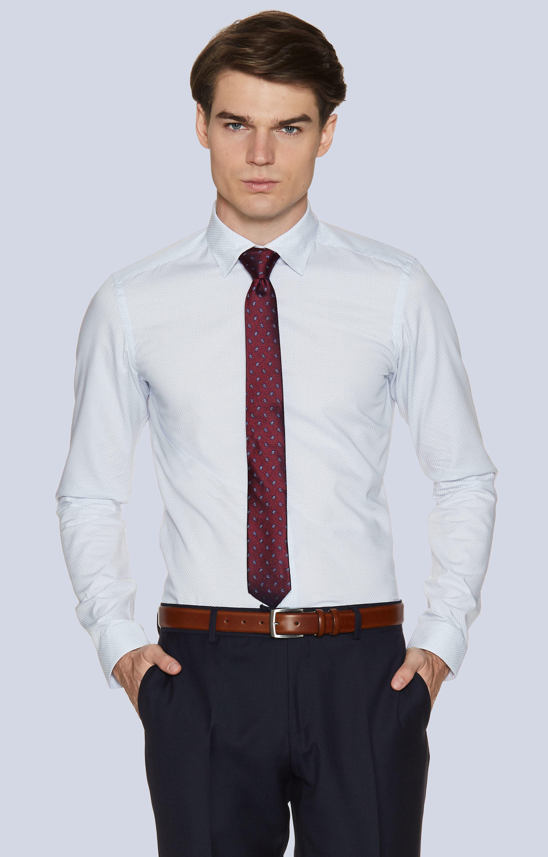 Dopasowana koszula w mikrowzór, kołnierz kryte button-down