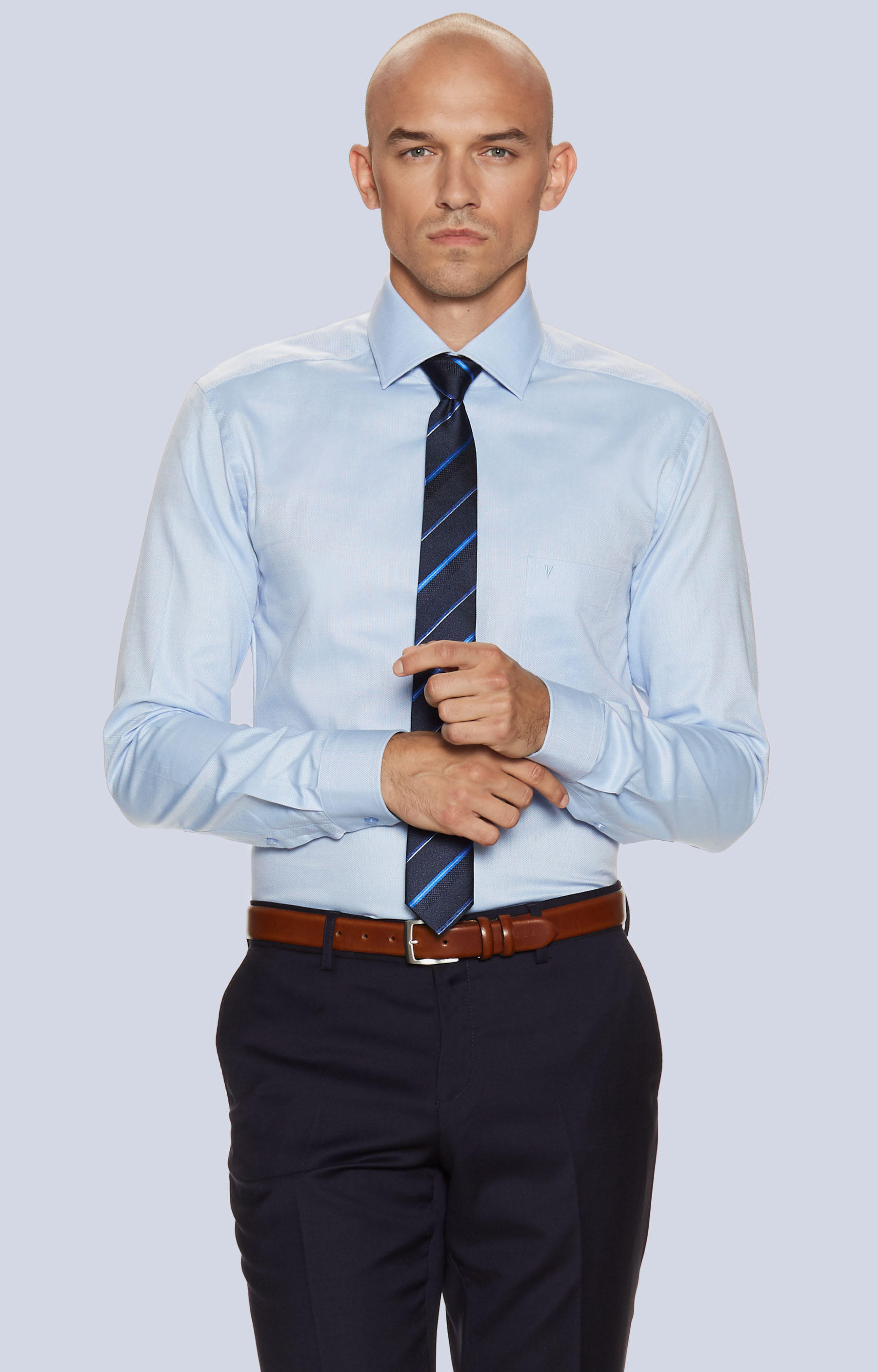 Swobodna koszula w strukturalny wzór z półwłoskim kołnierzem