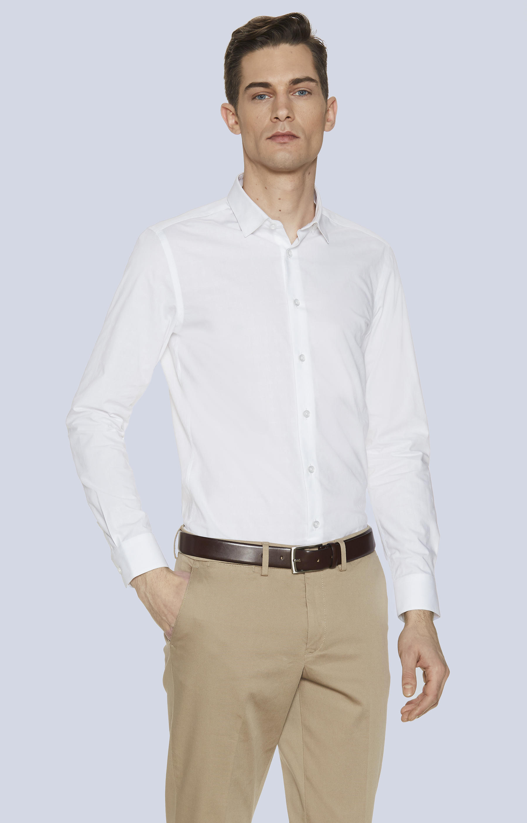 Dopasowana koszula z bawełny egipskiej z kołnierzem typu kryte button-down - 3