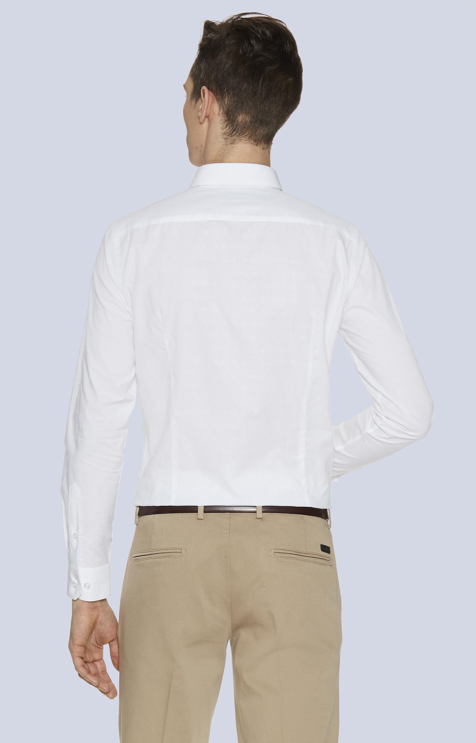 Dopasowana koszula z bawełny egipskiej z kołnierzem typu kryte button-down - 2