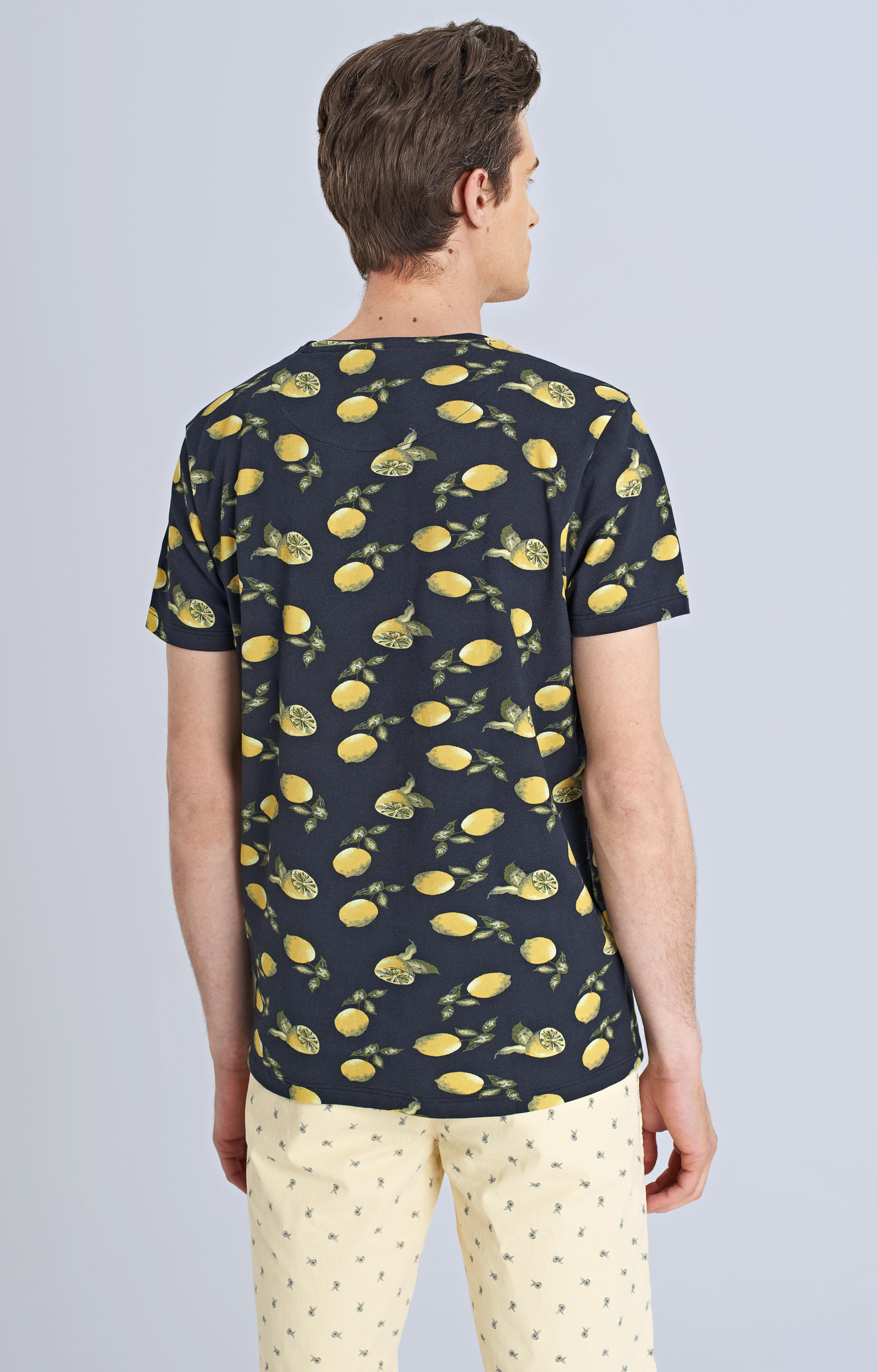 T-shirt z nadrukiem w cytryny - 2