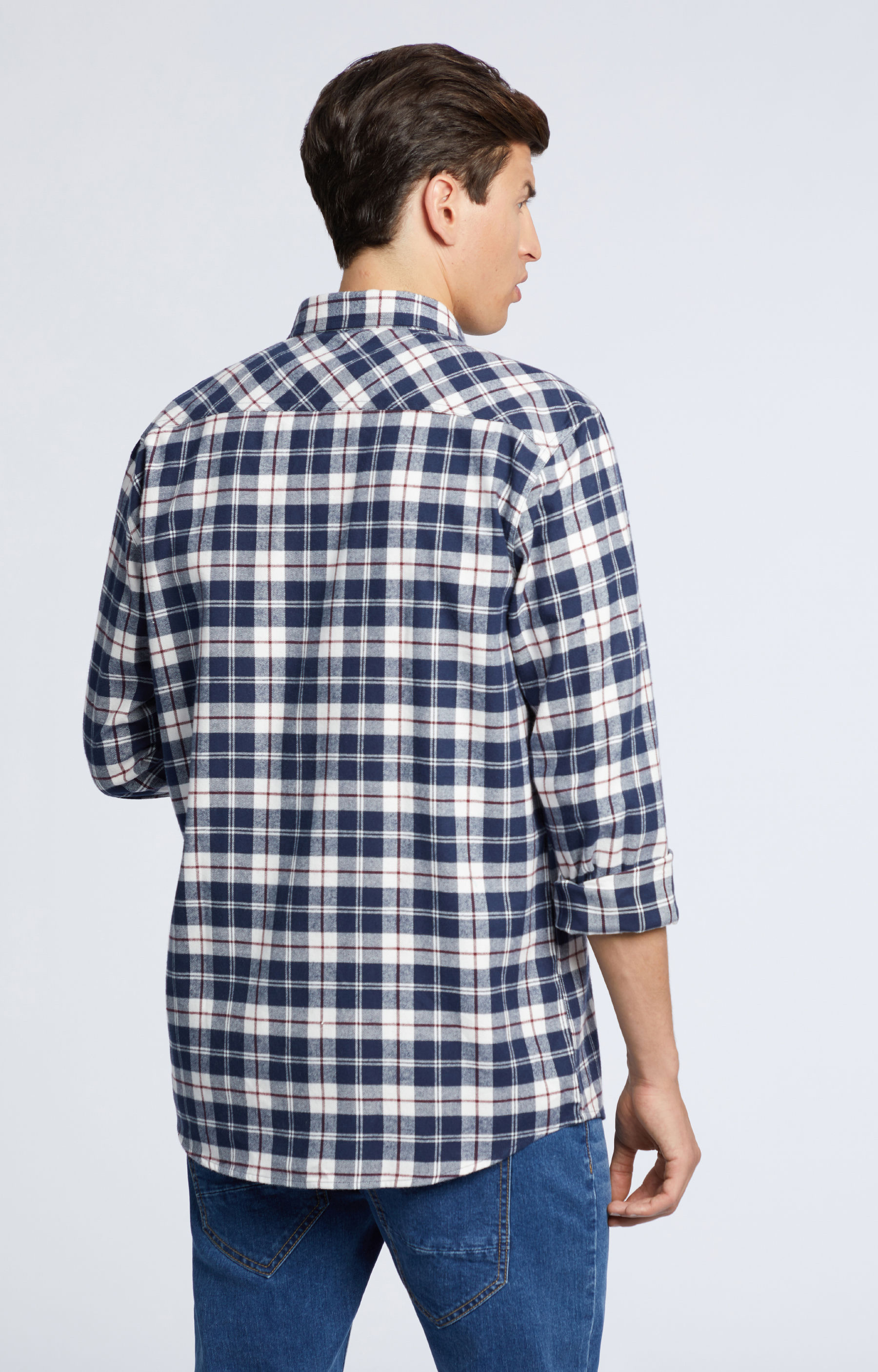 Flanelowa koszula w kratę z półwłoskim kołnierzem - 2