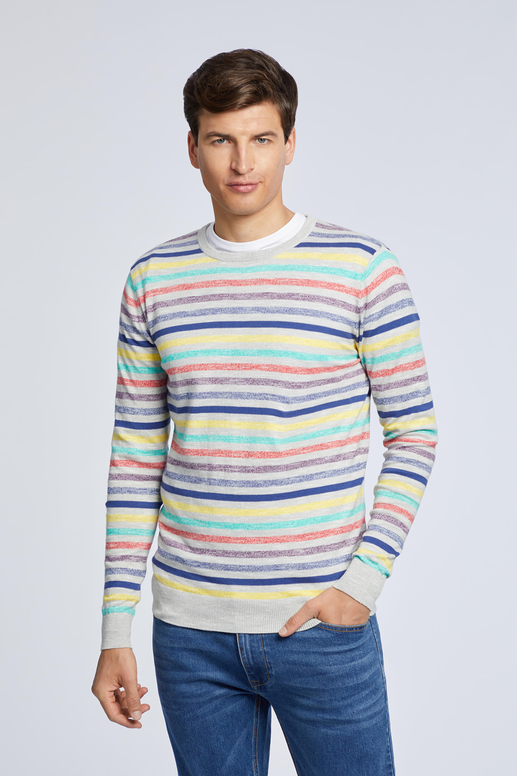 Lekki sweter w paski - 2