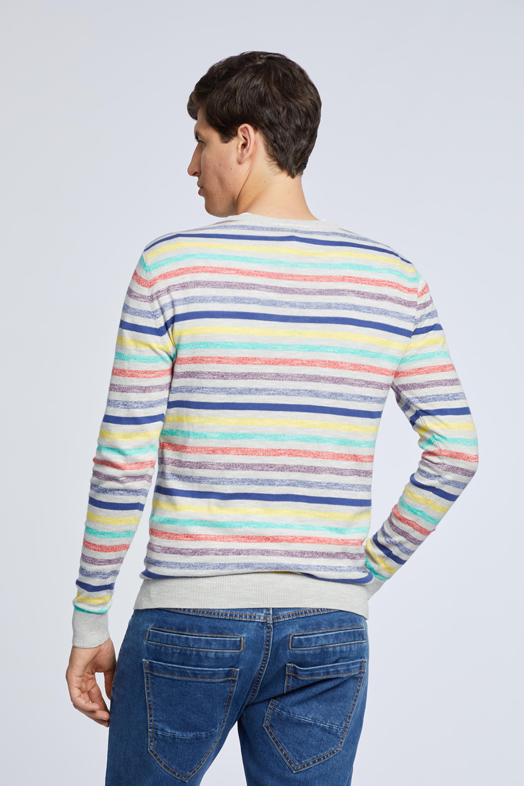 Lekki sweter w paski - 3