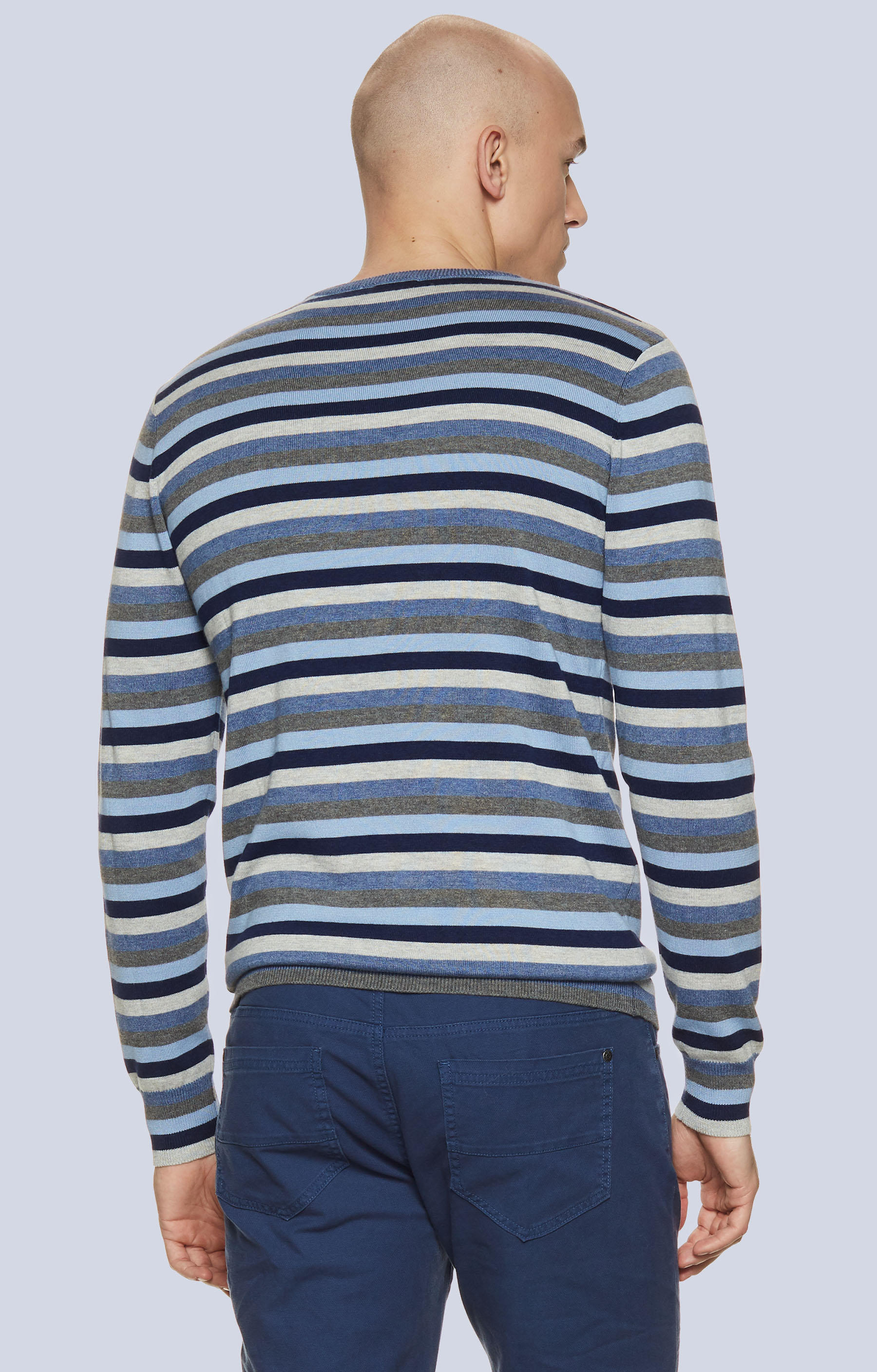 Lekki, dopasowany sweter w paski - 2