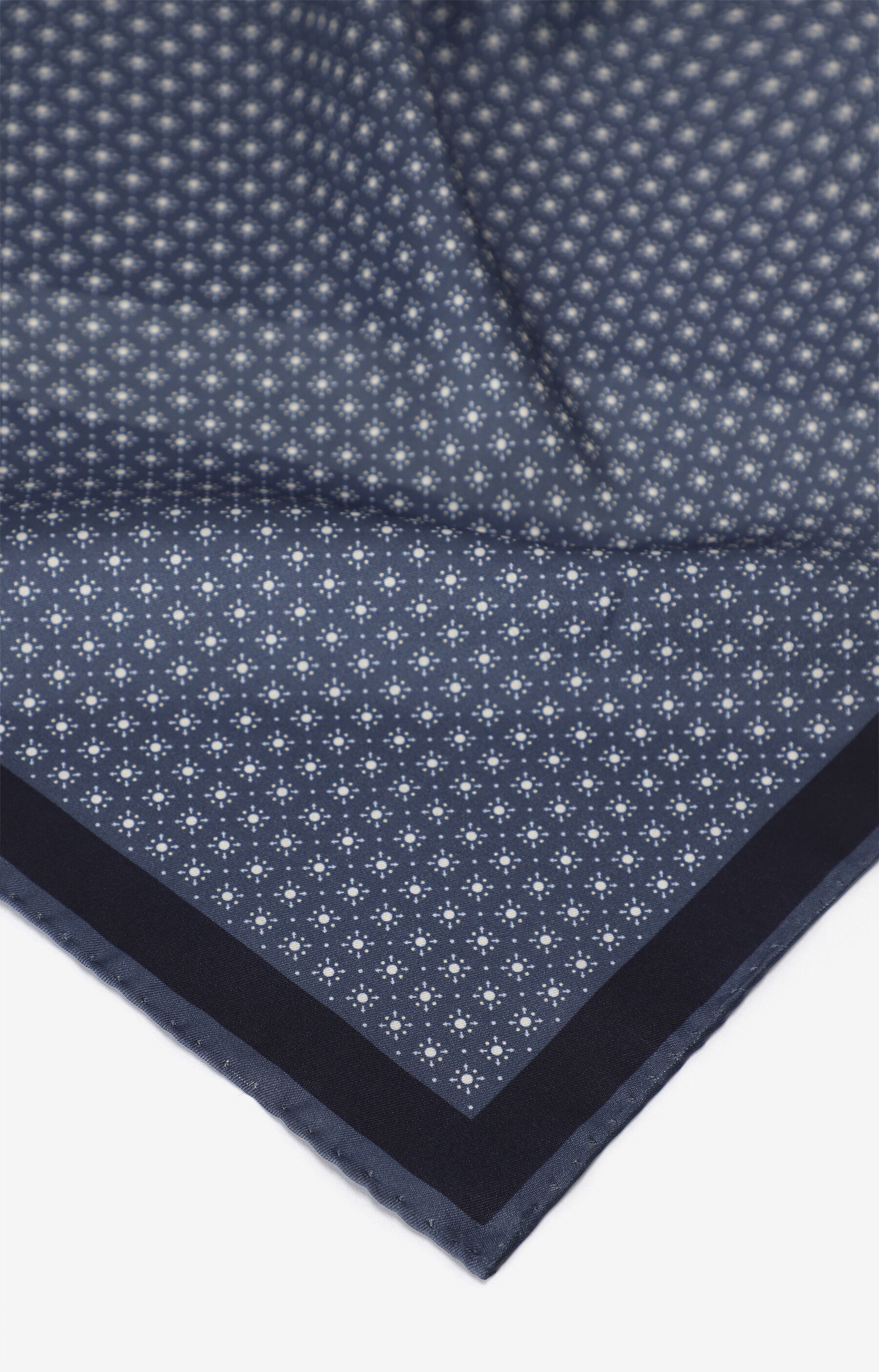 Jedwabna poszetka w geometryczny mikrowzór - 2