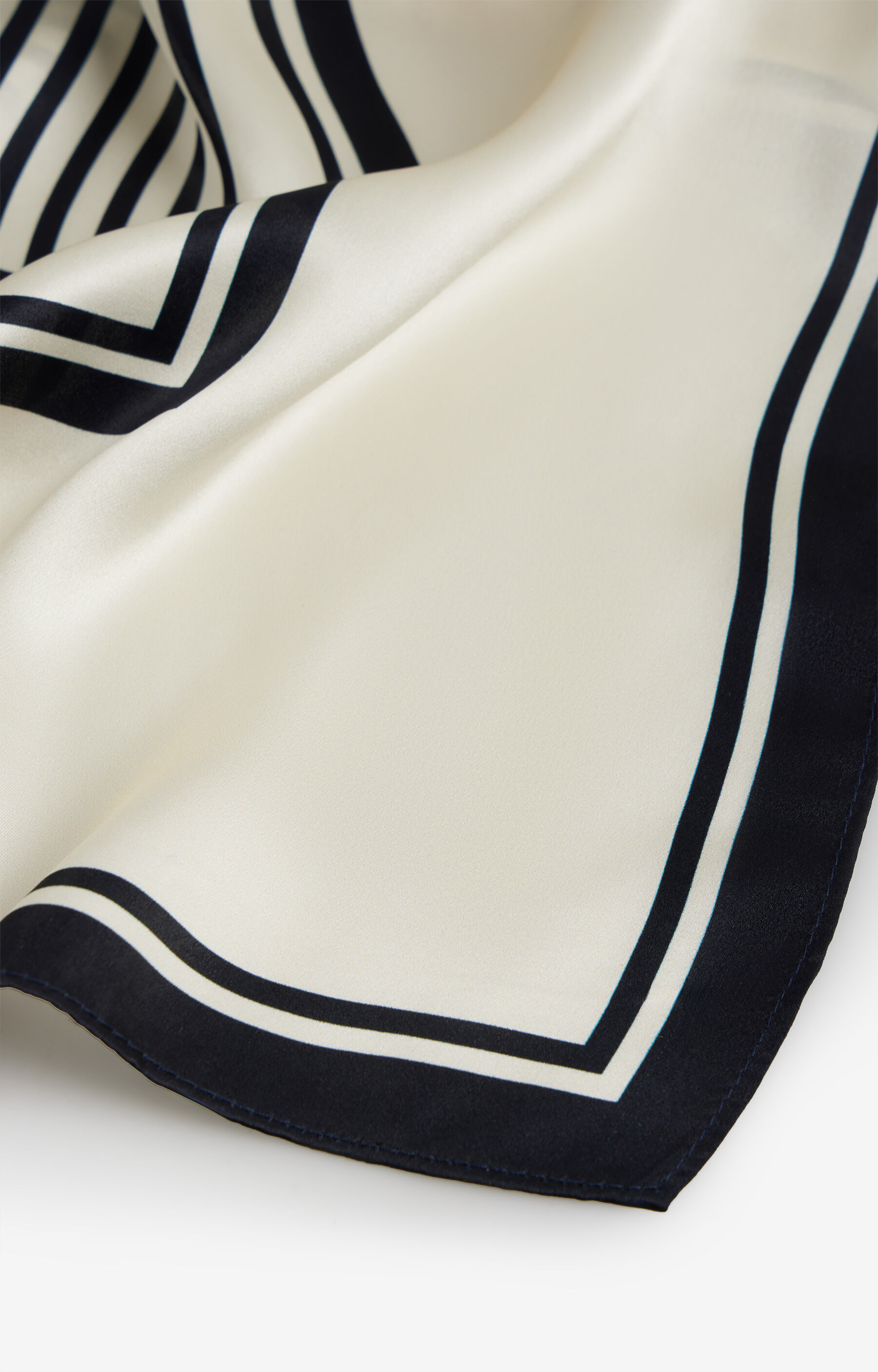 Jedwabna apaszka w paski - 2