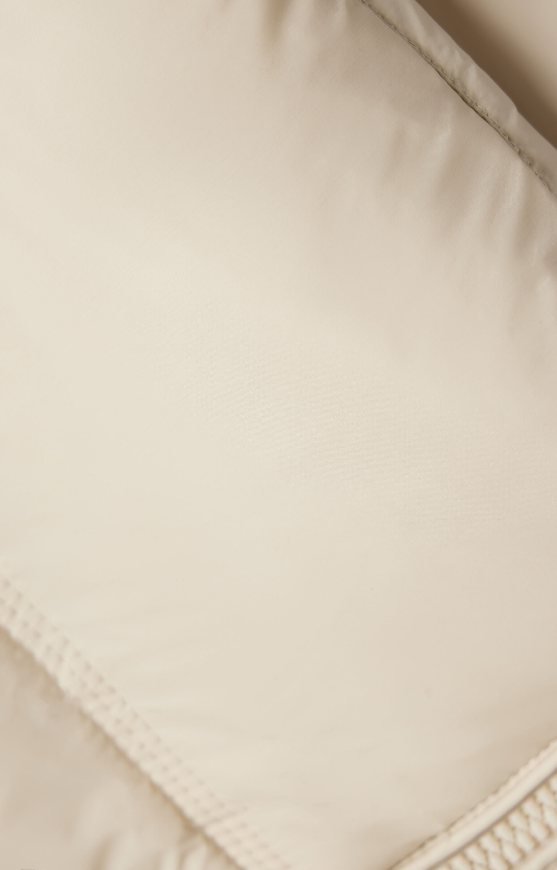 Puchowa kurtka z kapturem - 4