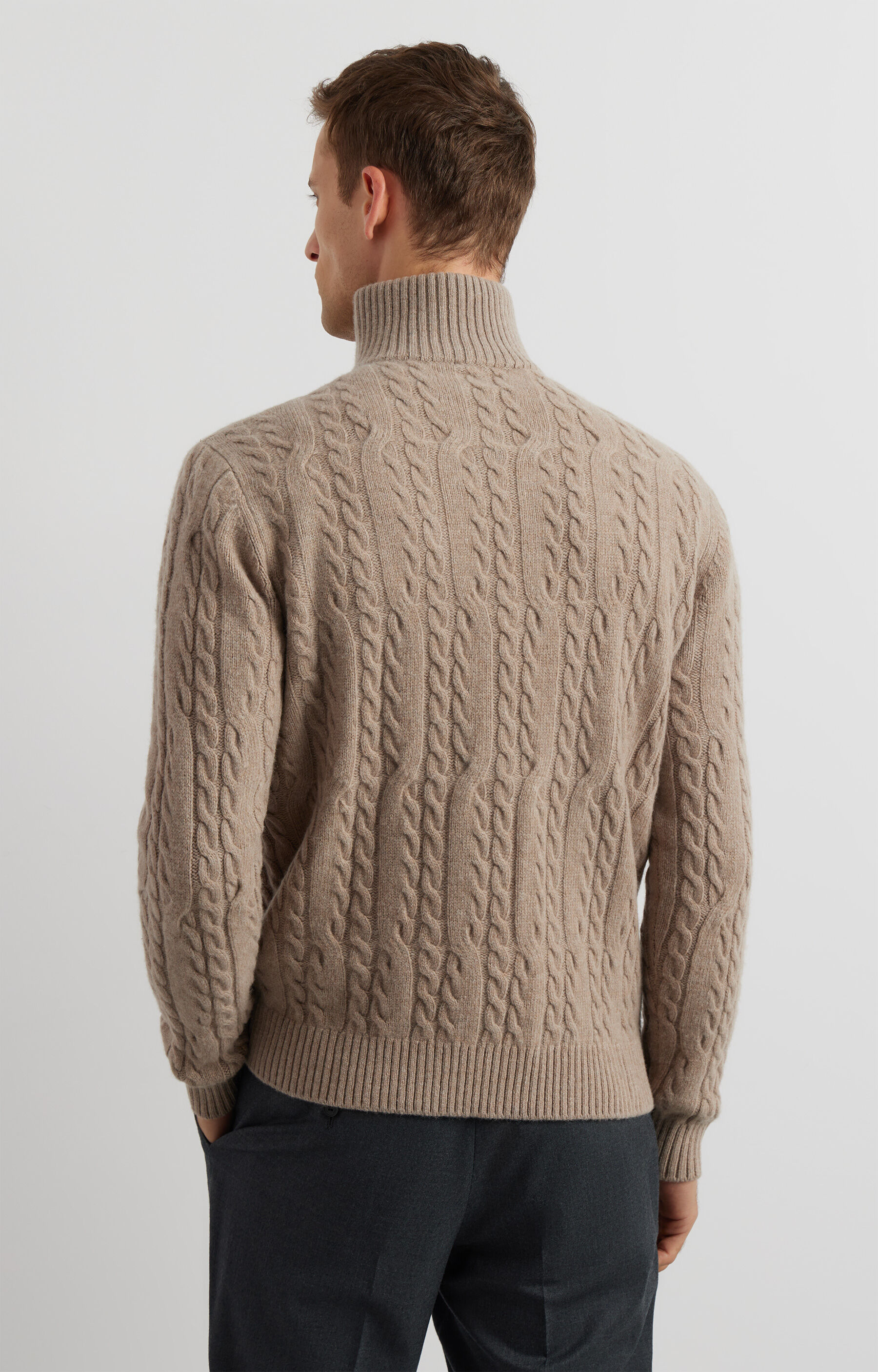 Sweter o warkoczowym splocie - 2