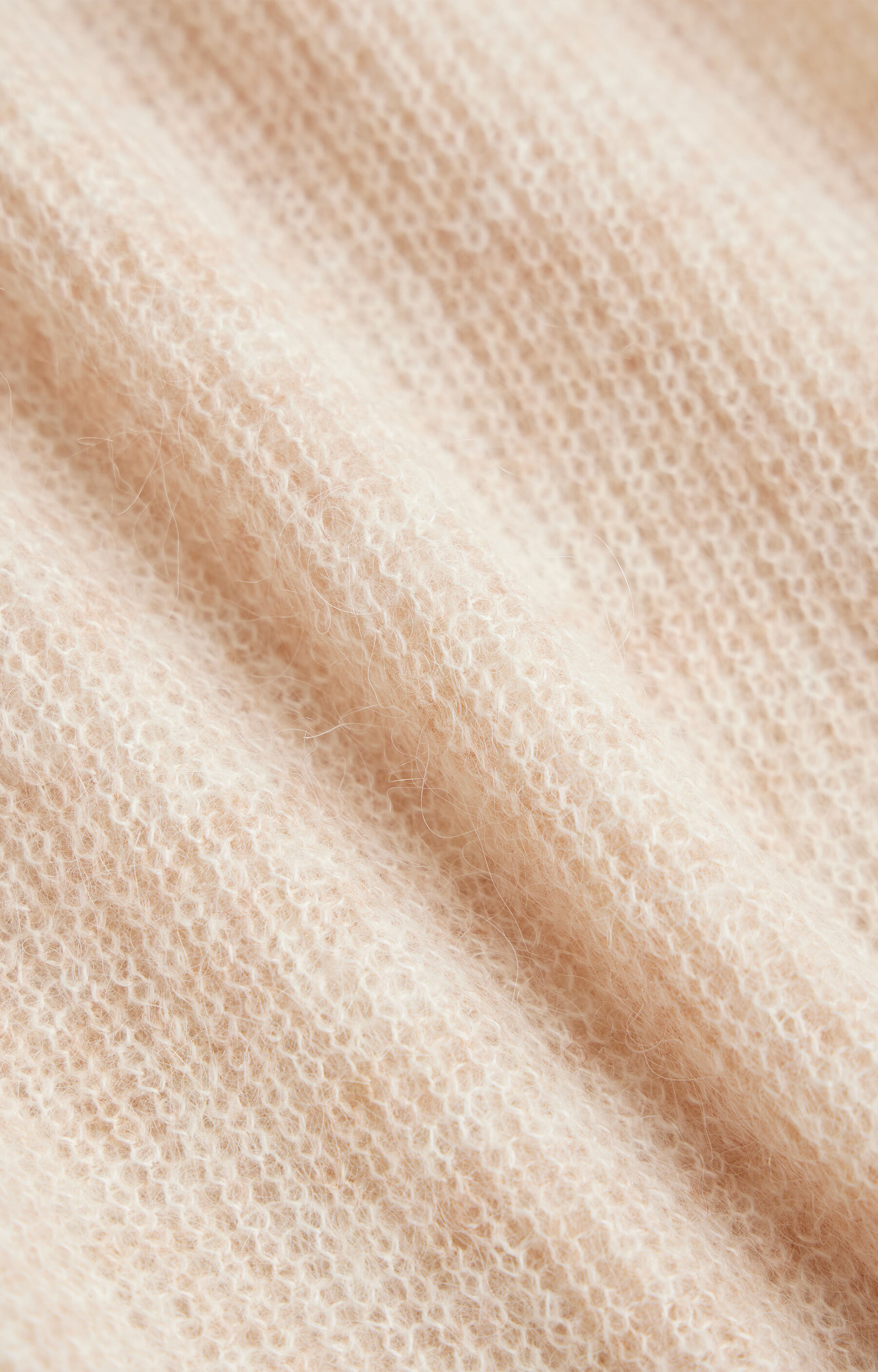 Sweter z lekkiej dzianiny - 6