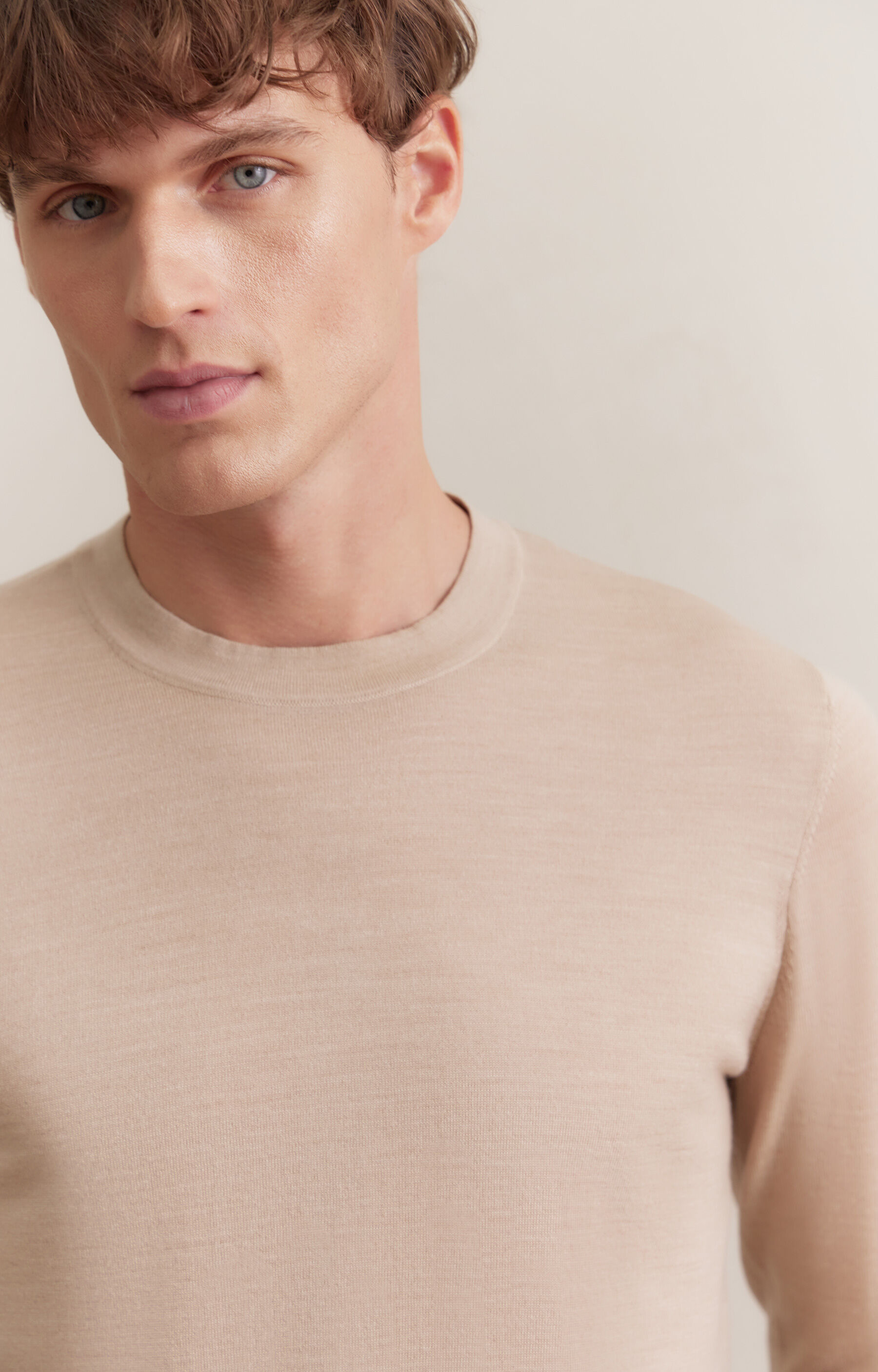 Gładki sweter round neck - 5