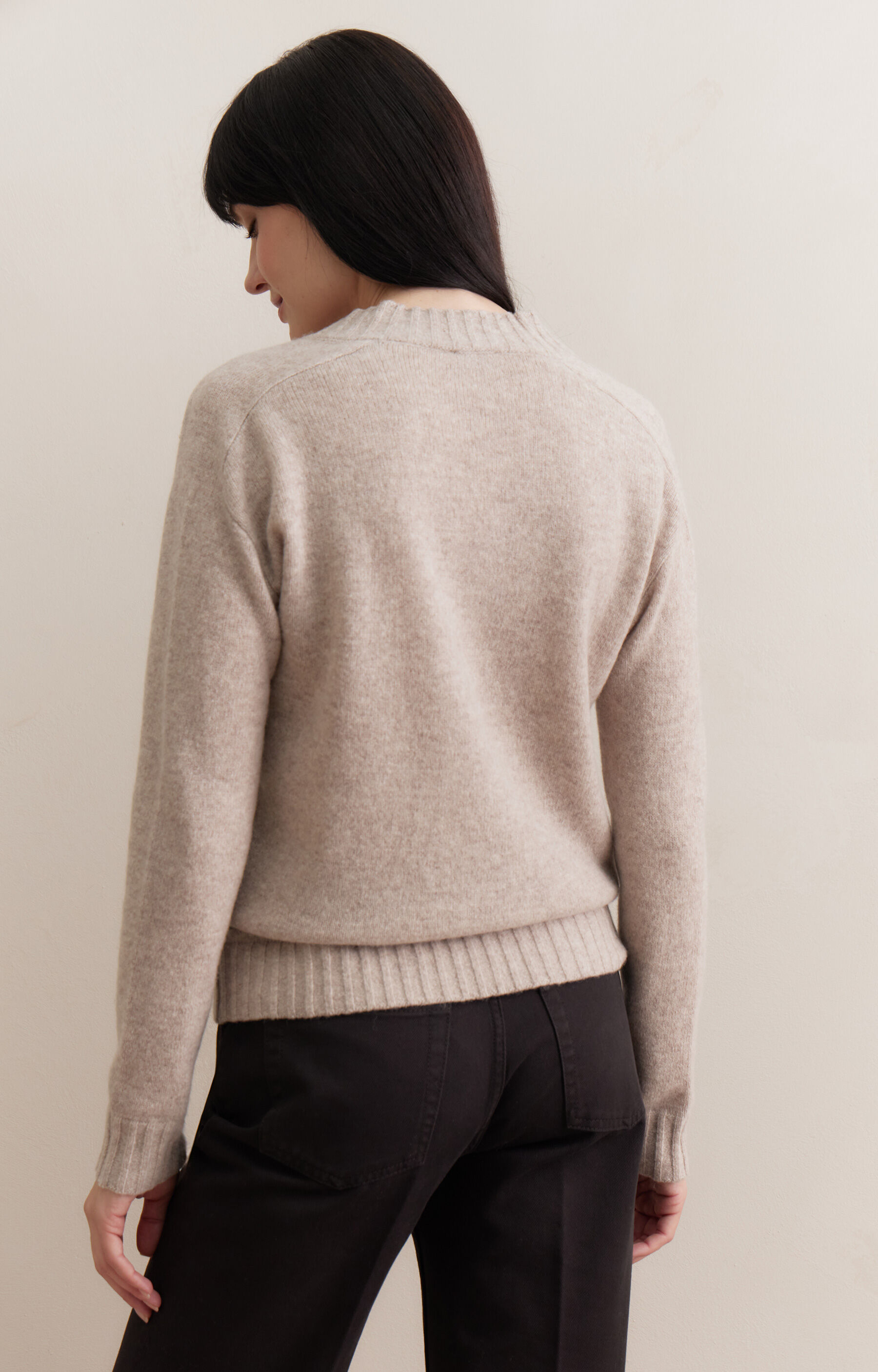 Sweter v-neck - 4