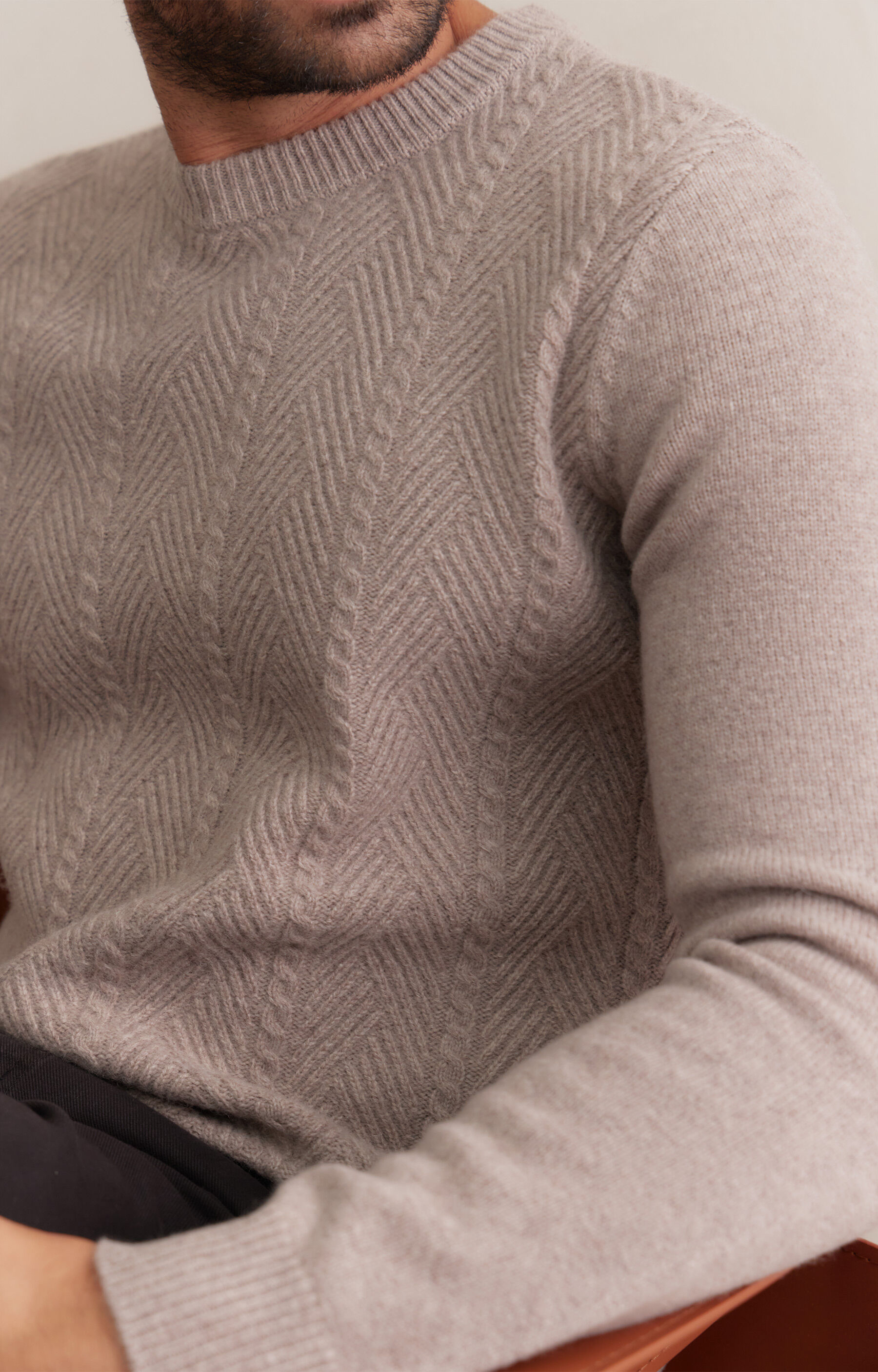 Beżowy sweter z wełny merino - 9
