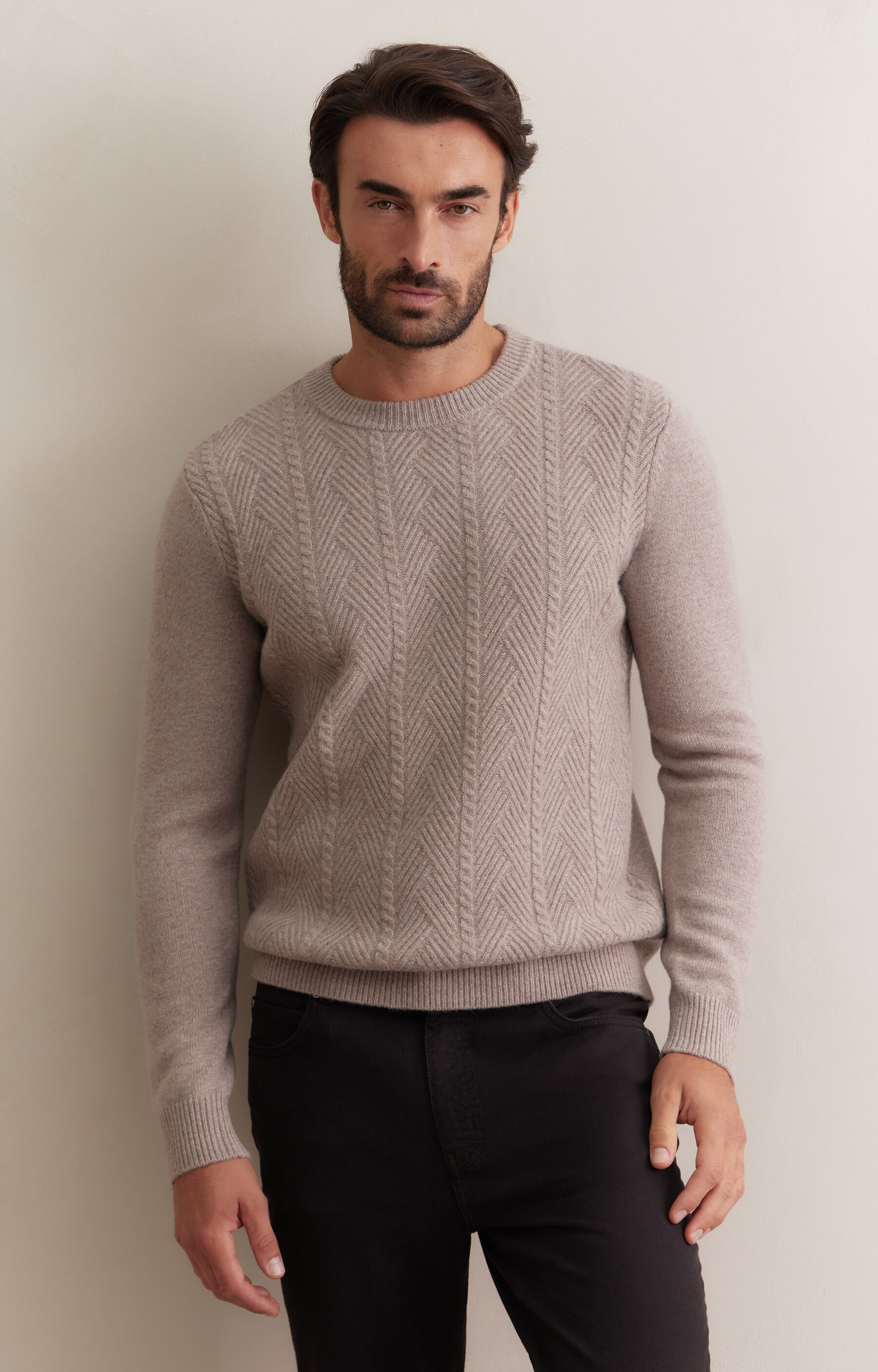 Beżowy sweter z wełny merino