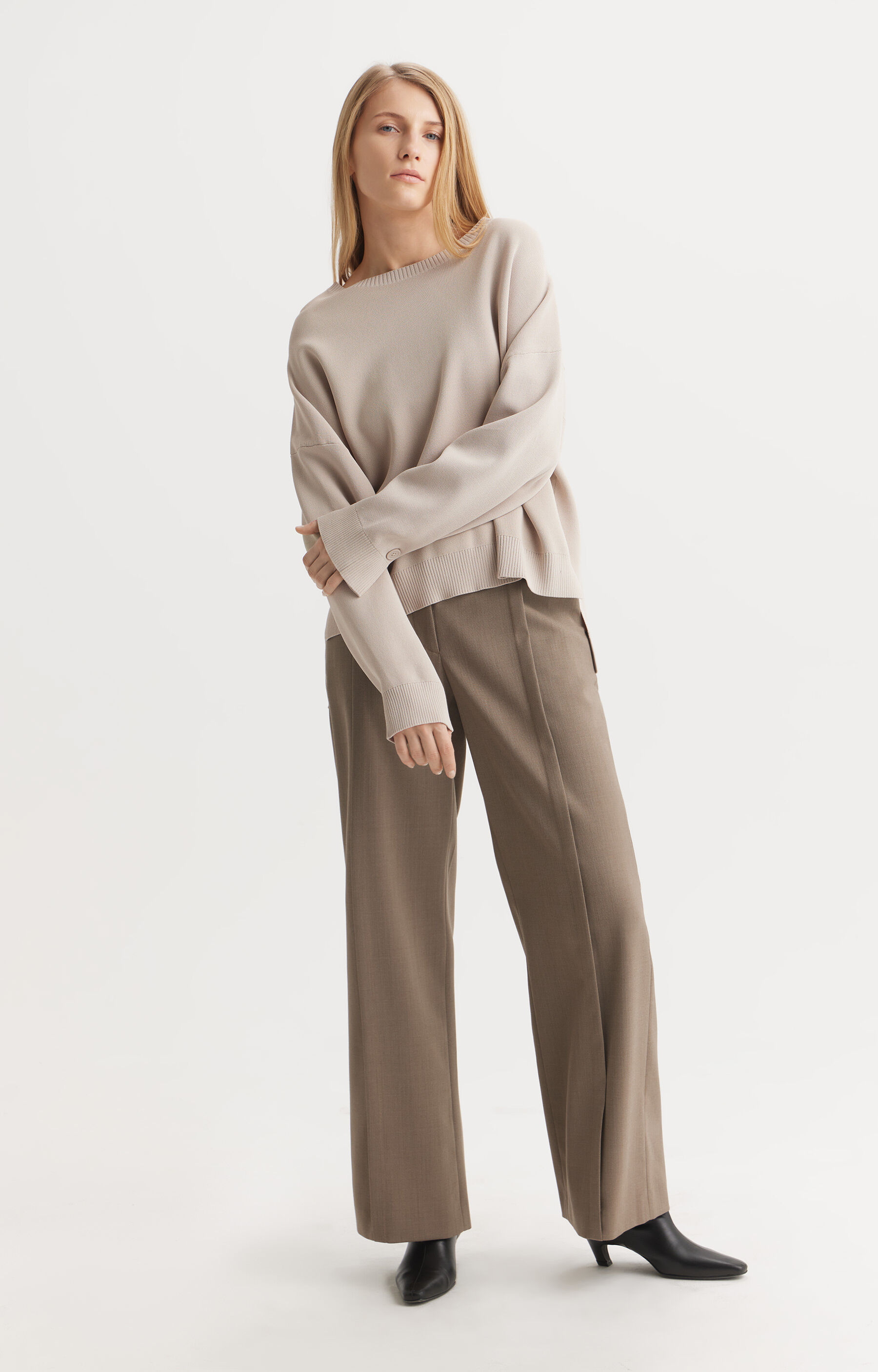 Sweter z rozcięciami - 7