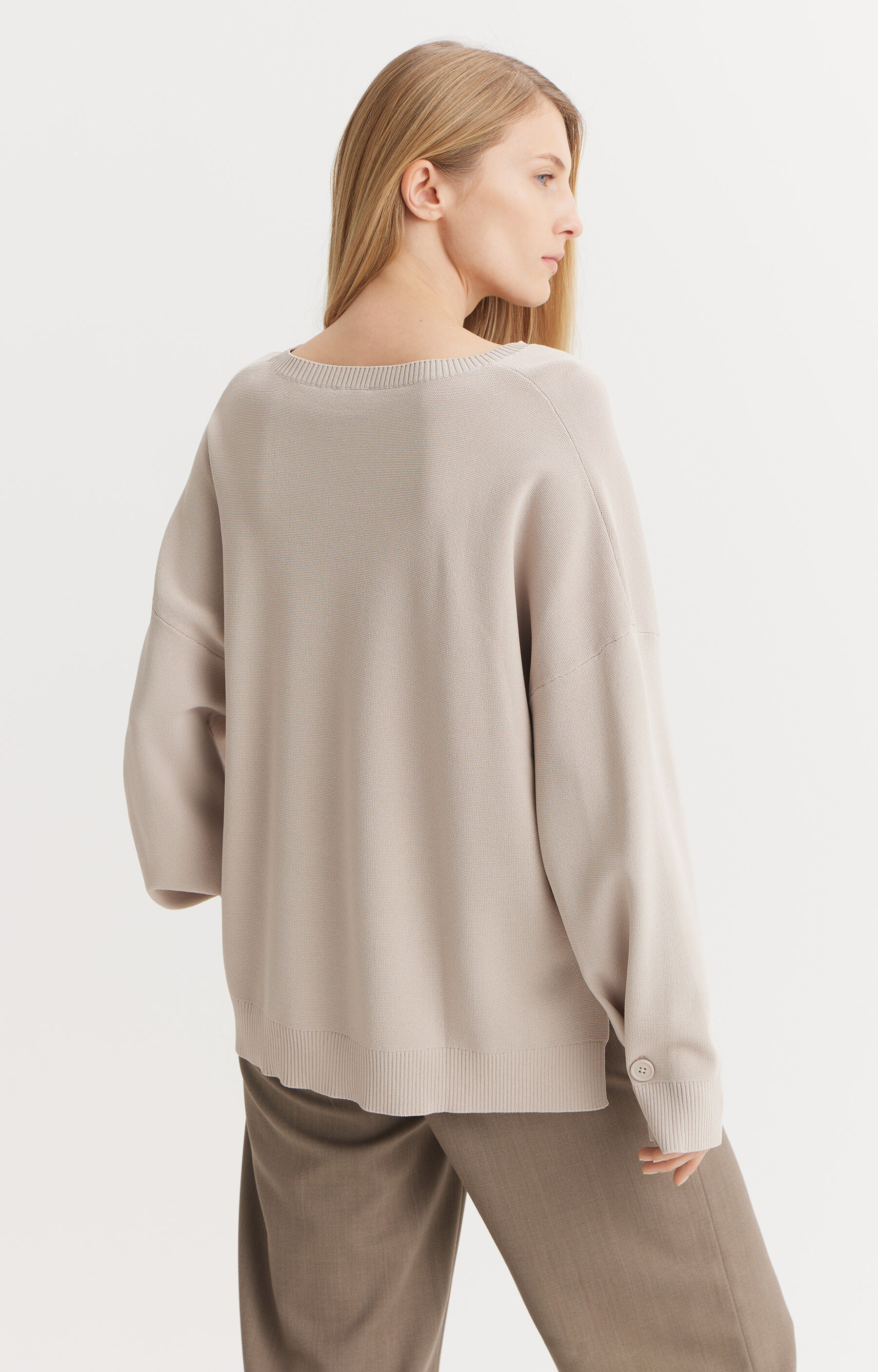 Sweter z rozcięciami - 5