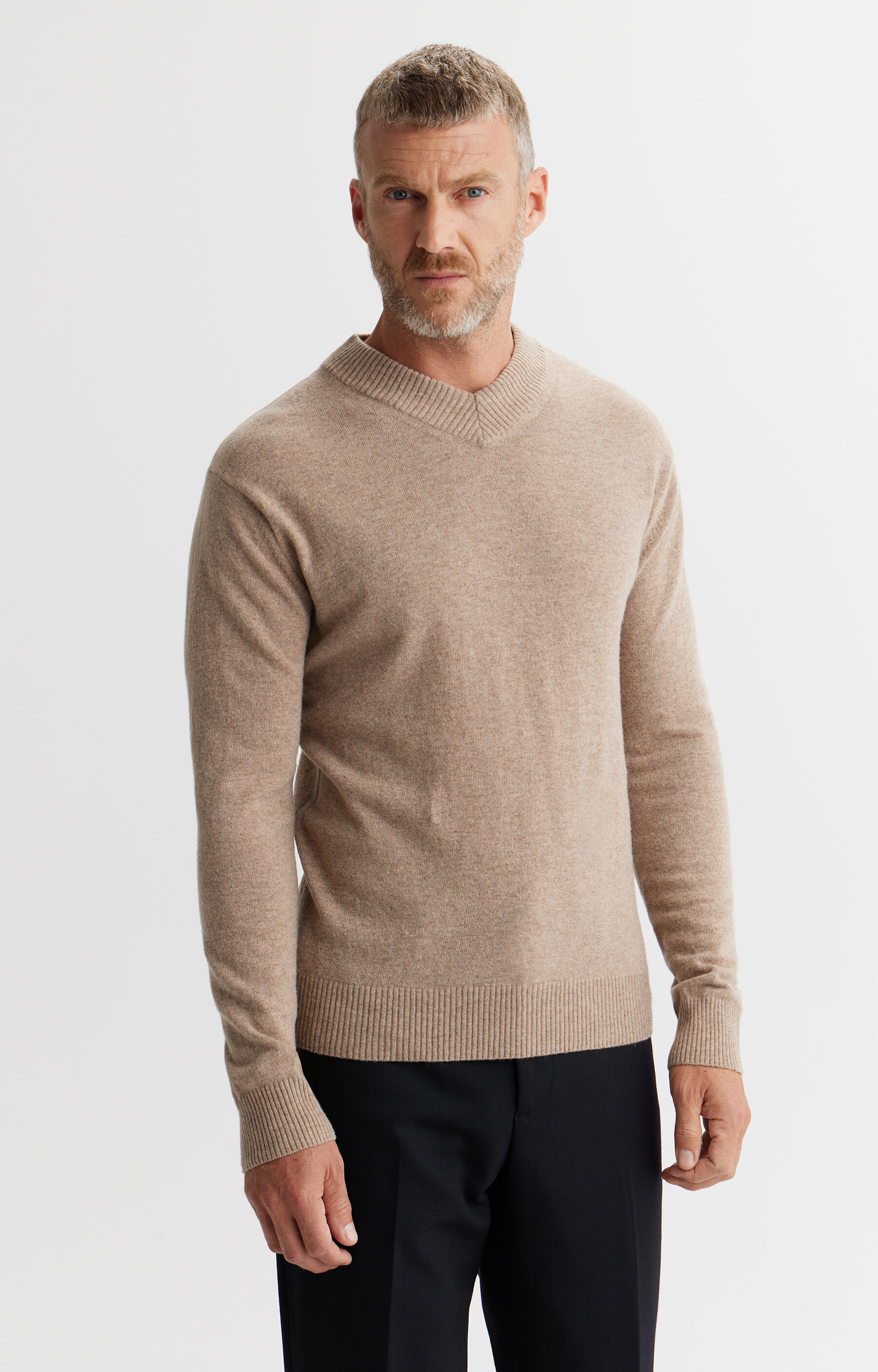 Sweter v-neck