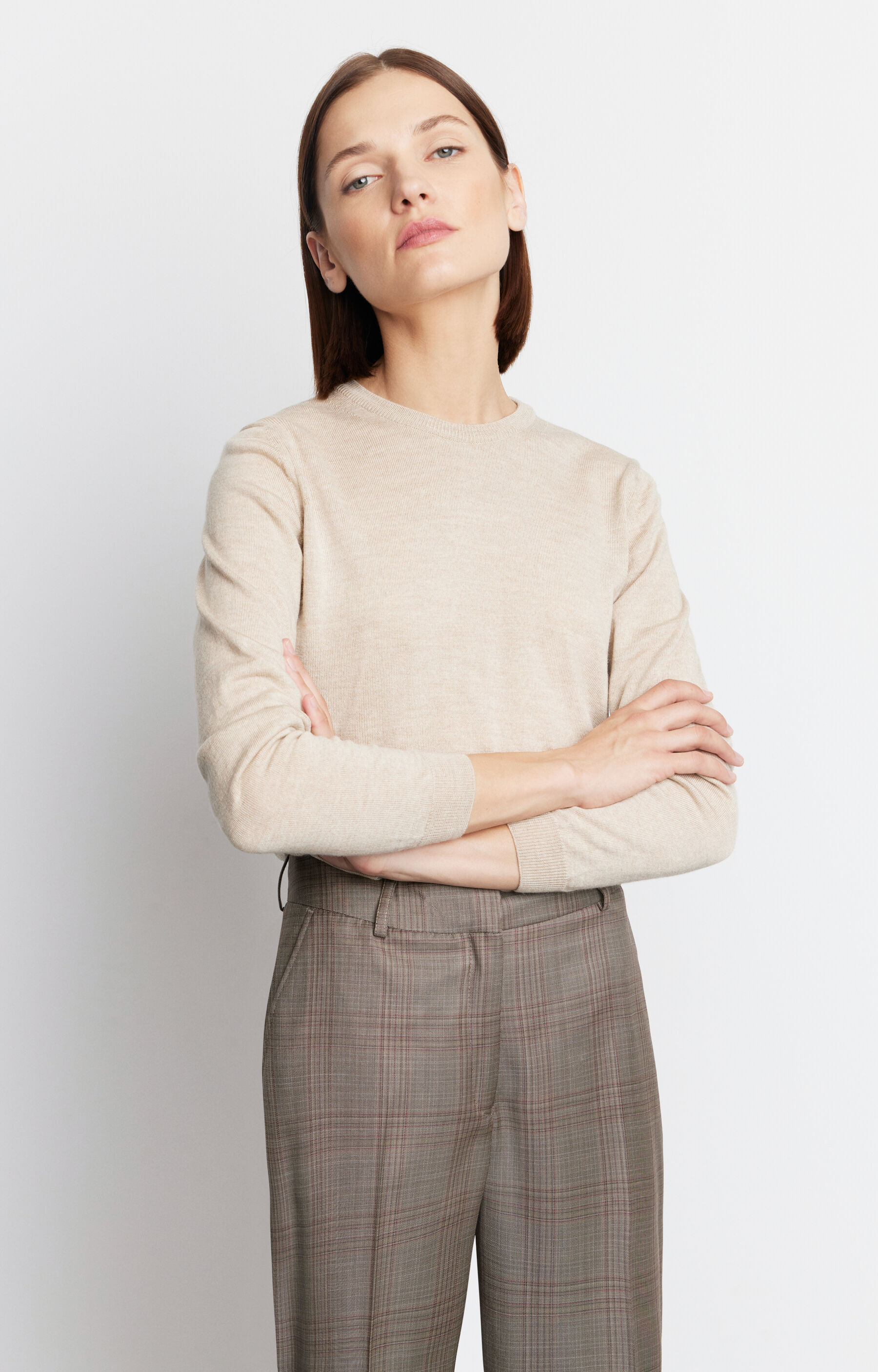 Sweter typu round neck z wełny merino