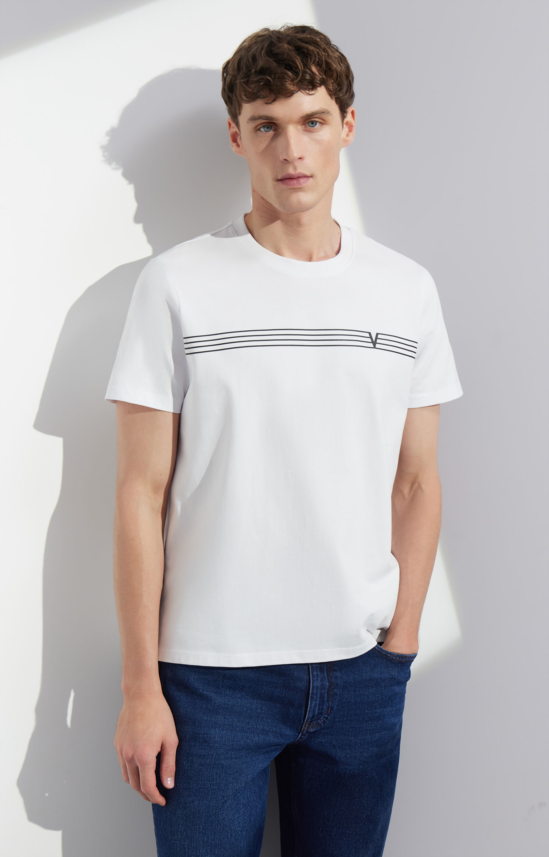 T-shirt regular z grafiką - 7