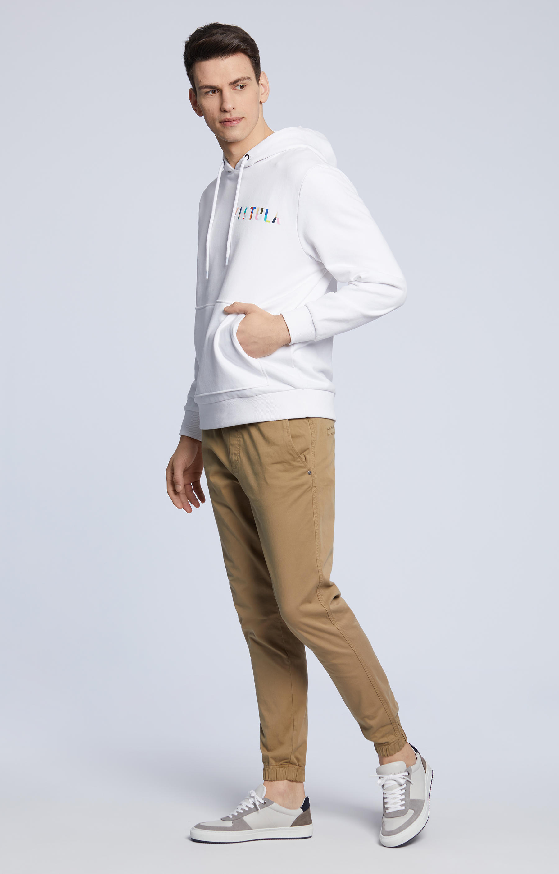 Bluza z monogramem na piersi
