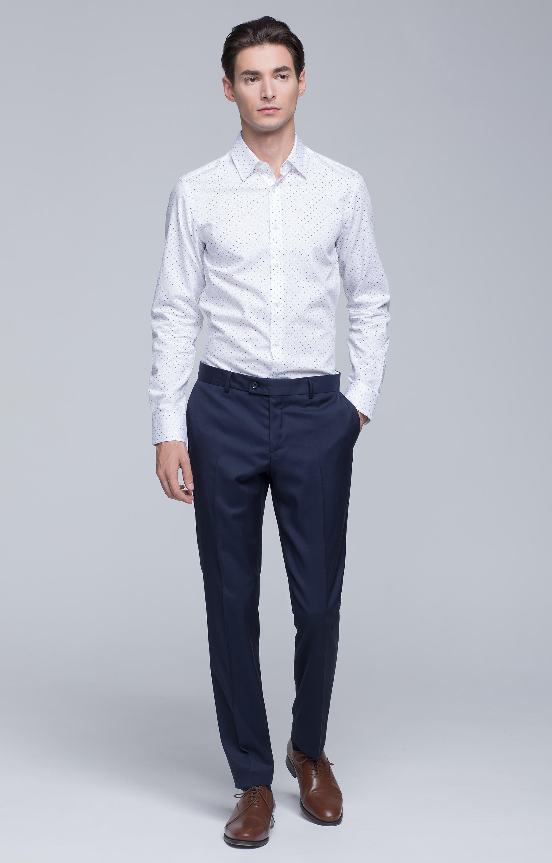 Dopasowana koszula w mikrowzór, kołnierz kryty button-down
