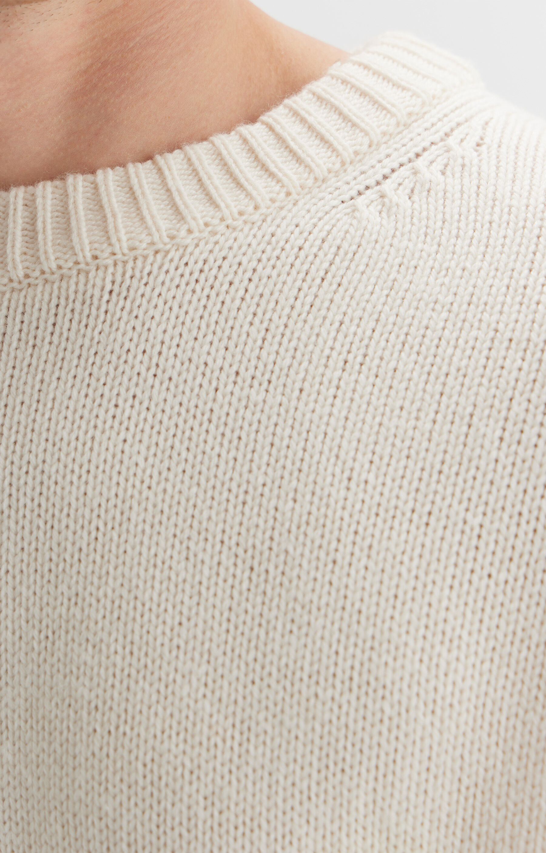 Sweter round neck