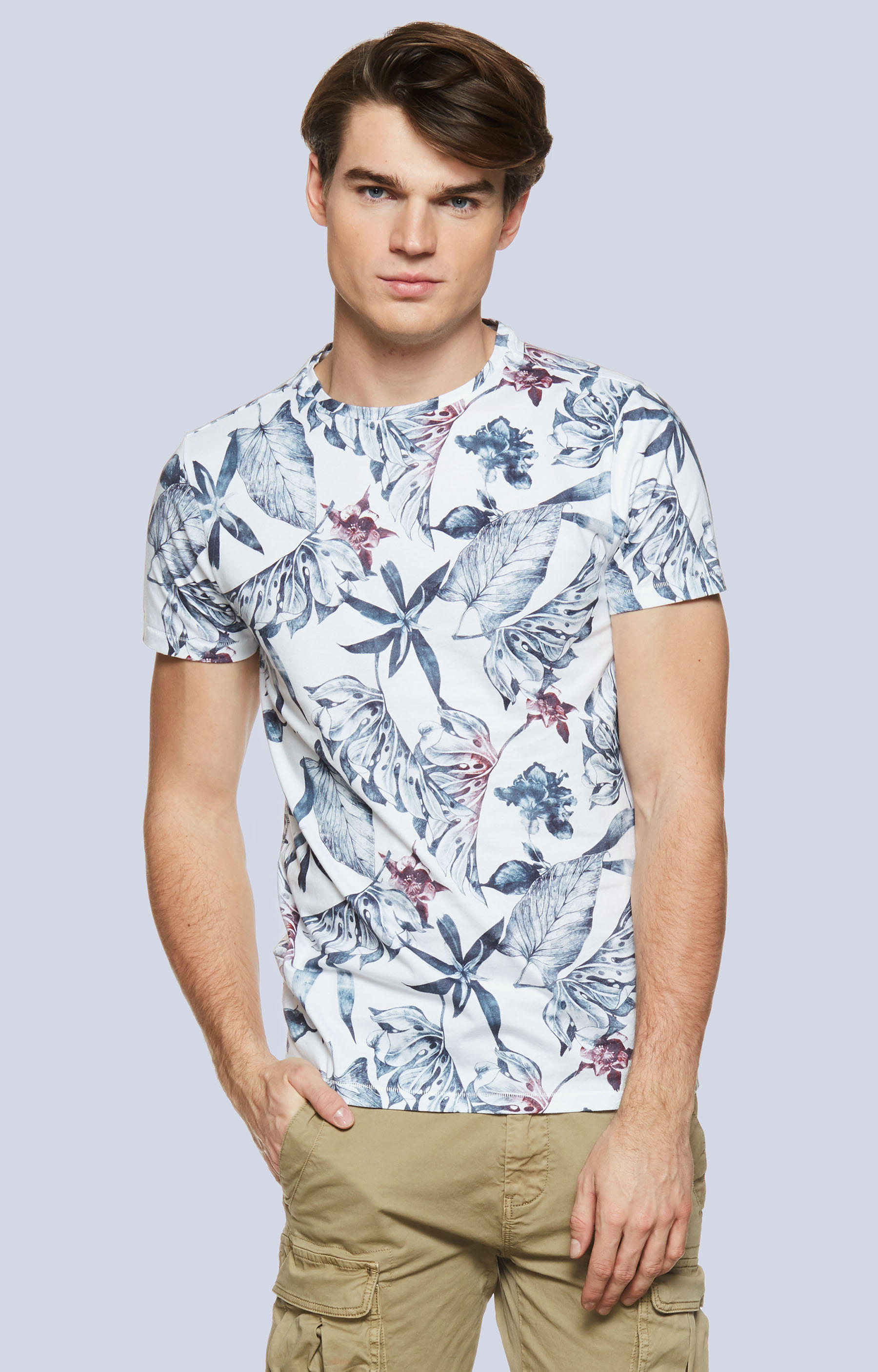 T-shirt z nadrukiem w kwiaty