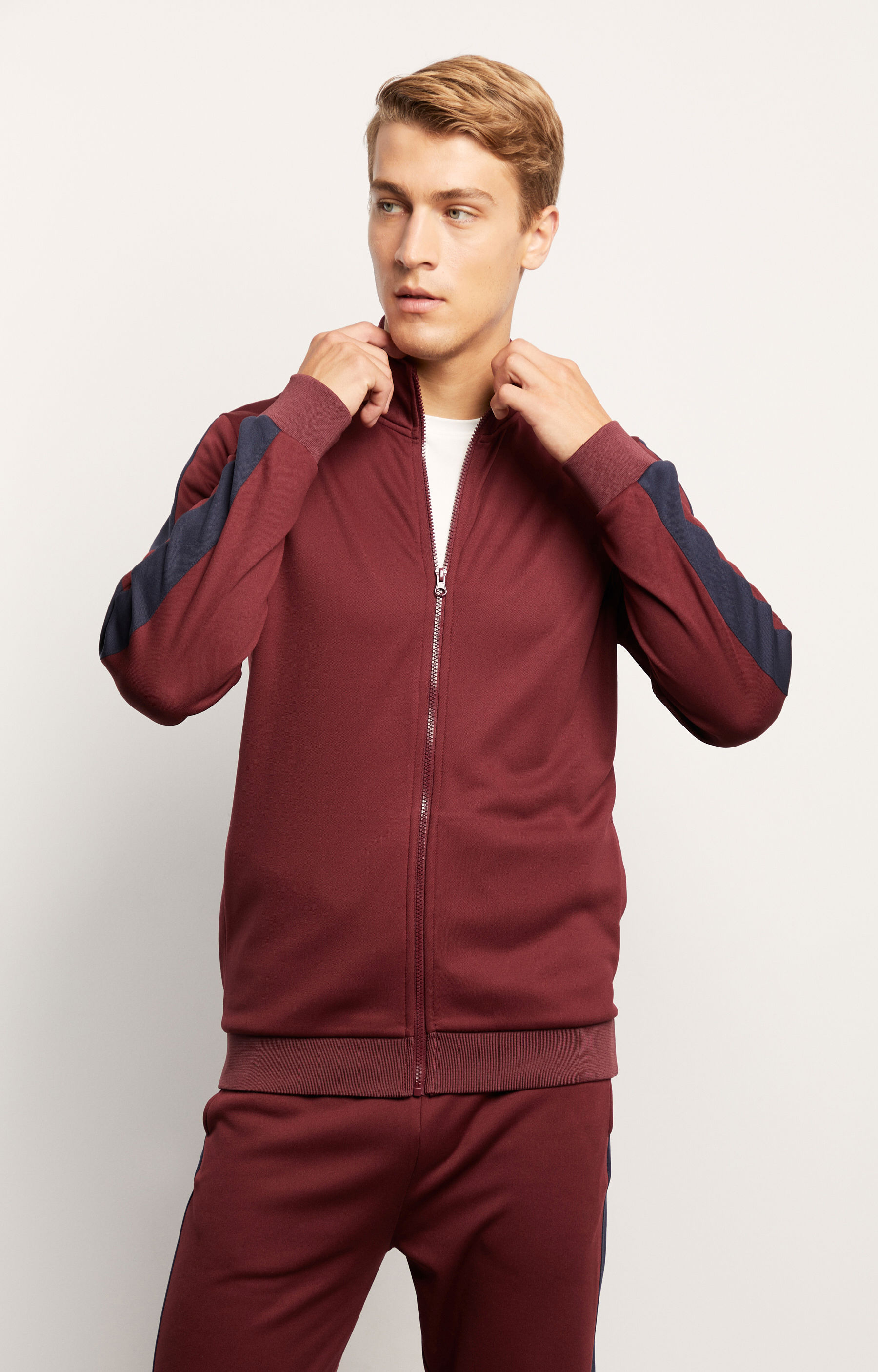 Bluza z ozdobnymi lampasami