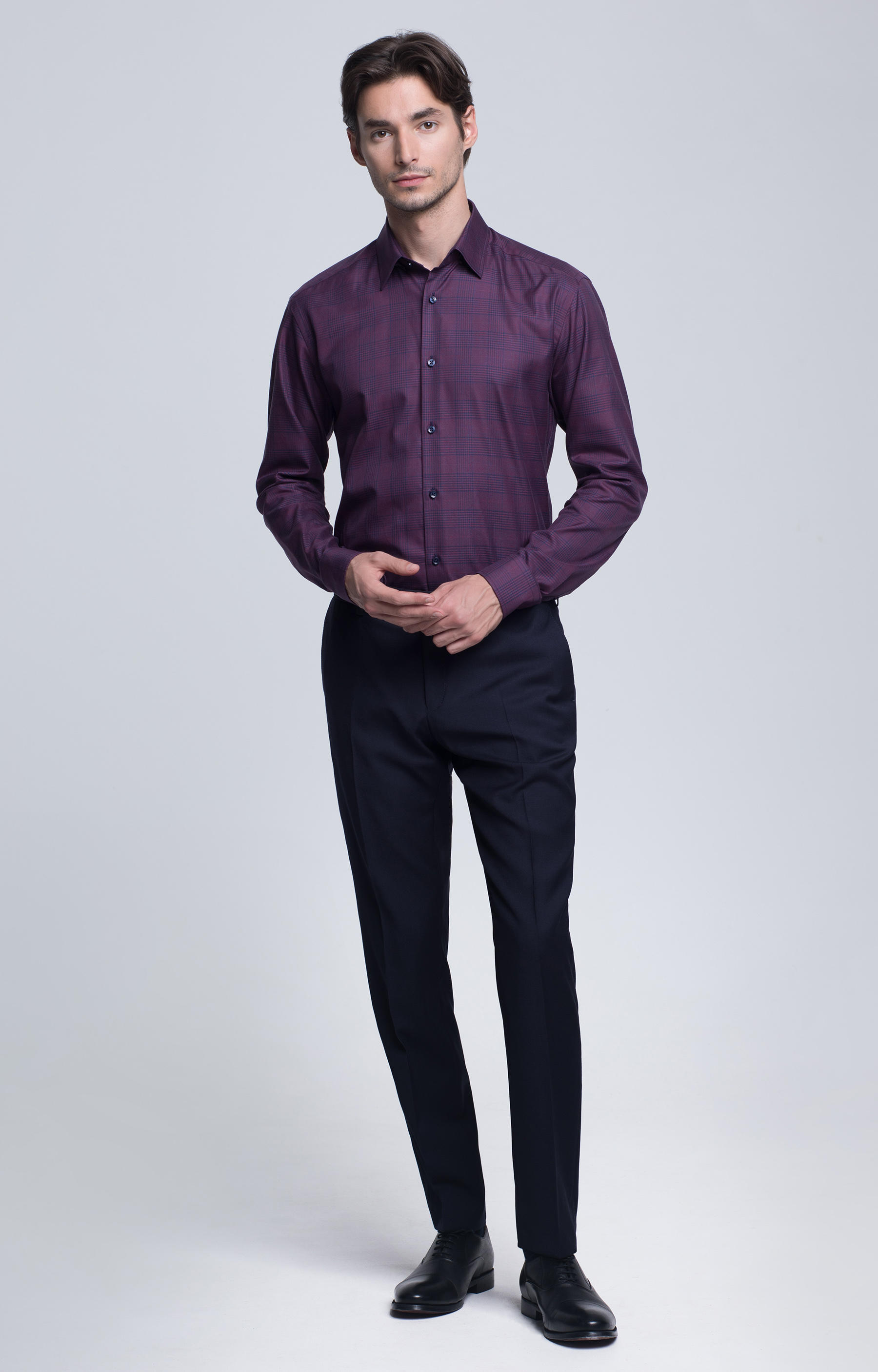 Koszula w kratę, kołnierz kryte button-down