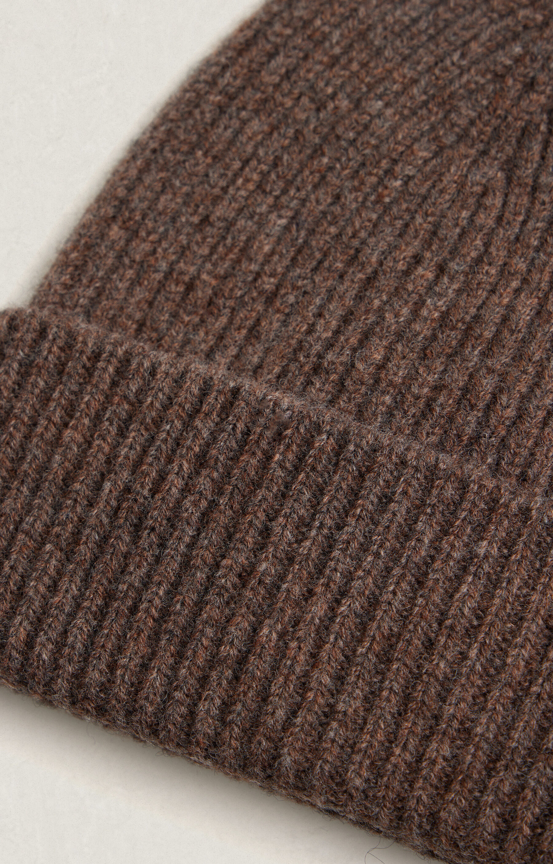 Wełniana czapka typu beanie - 2