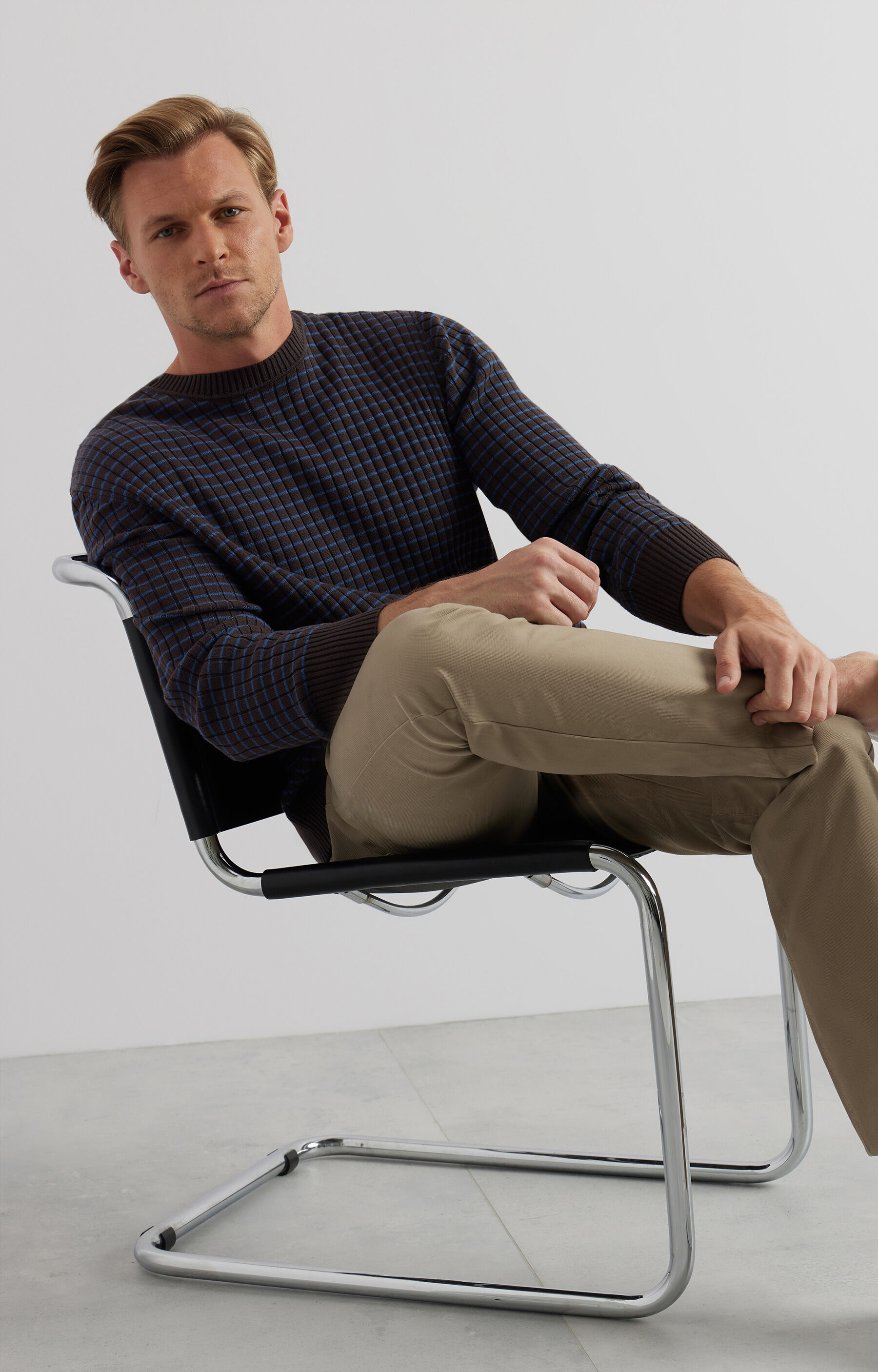 Prążkowany sweter round neck