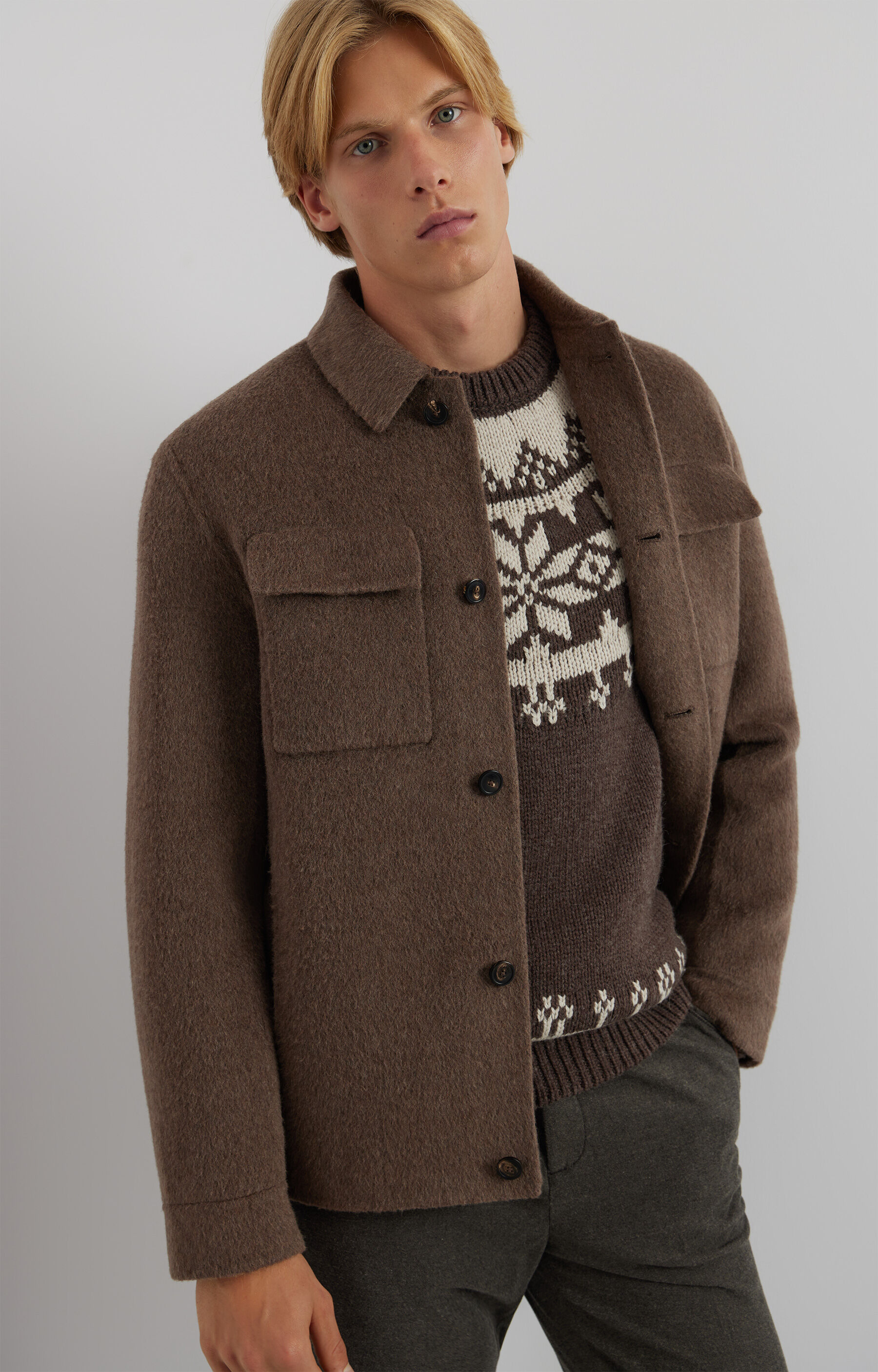 Sweter w świąteczny wzór - 7