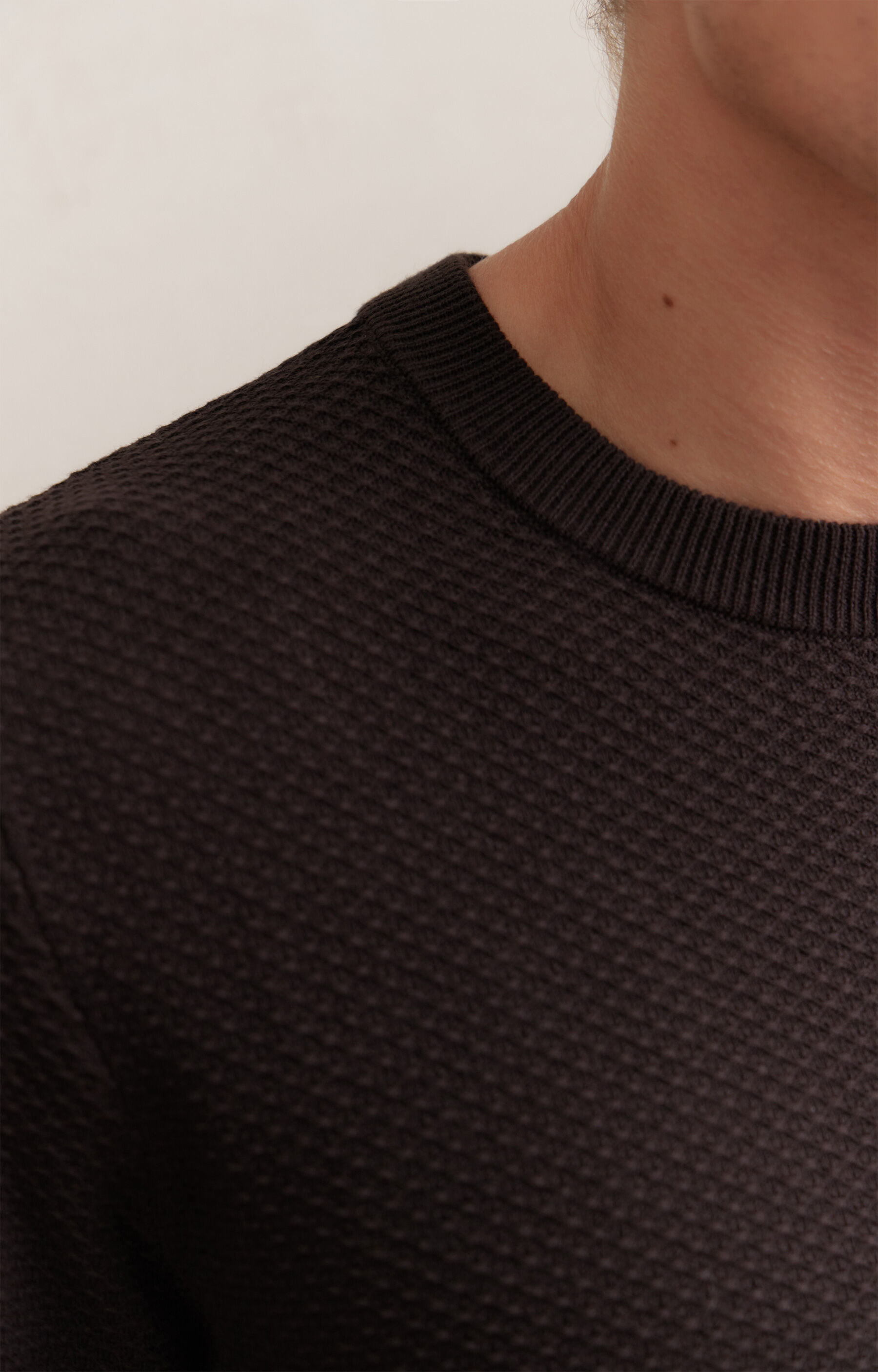 Strukturalny sweter round neck - 8