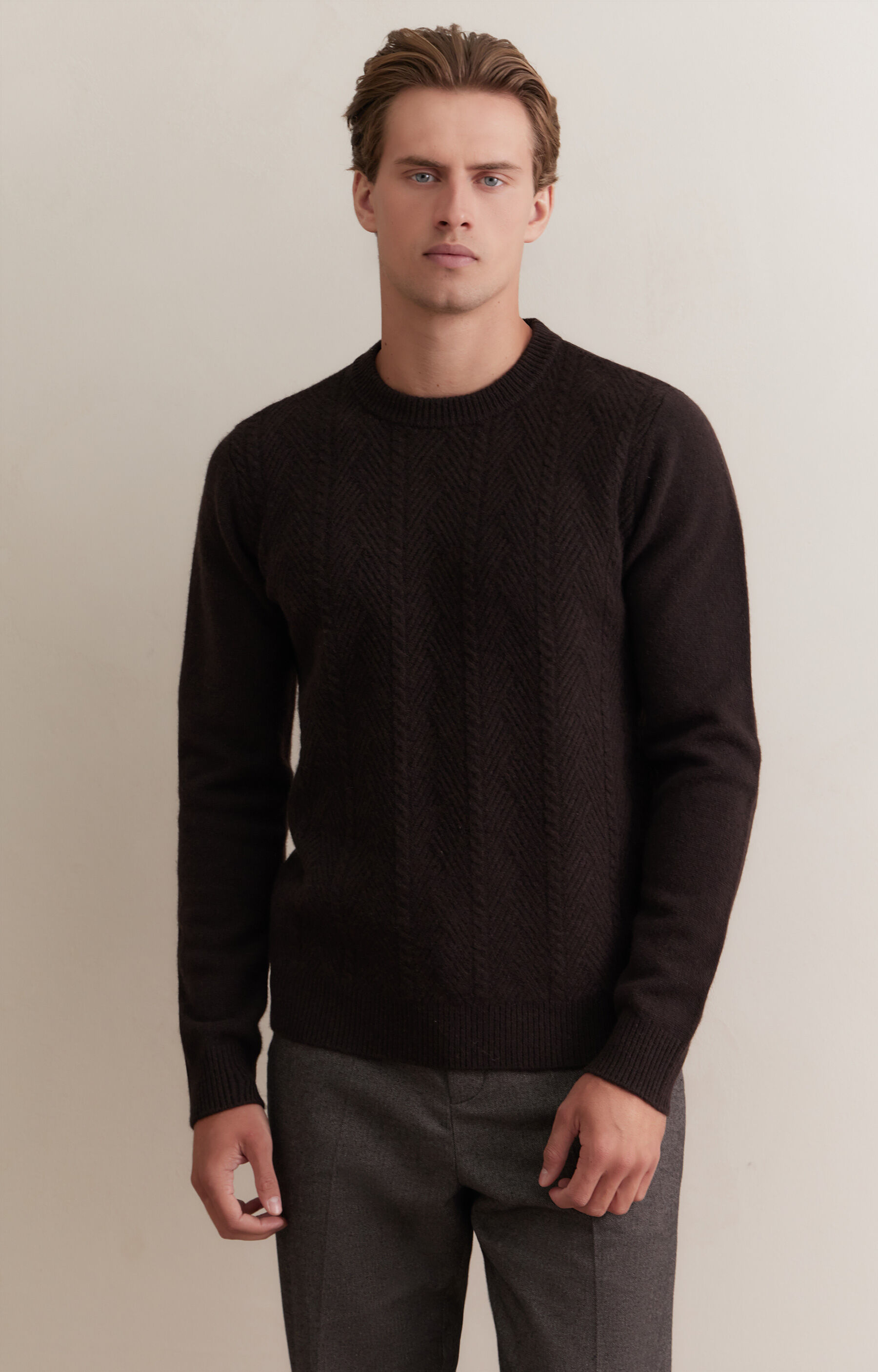 Brązowy sweter z wełny merino
